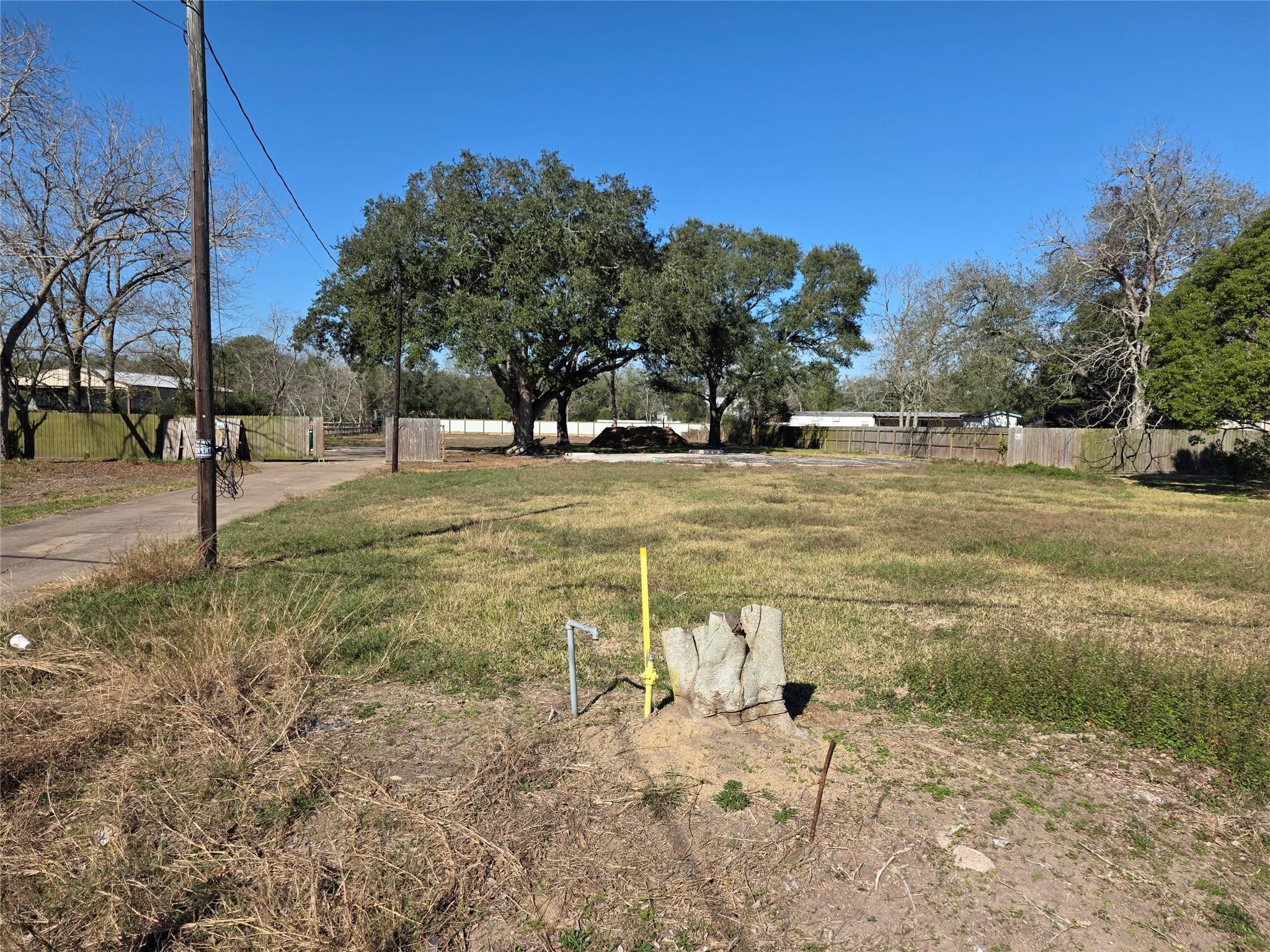 414 Gordy Road, Bacliff, TX 77518