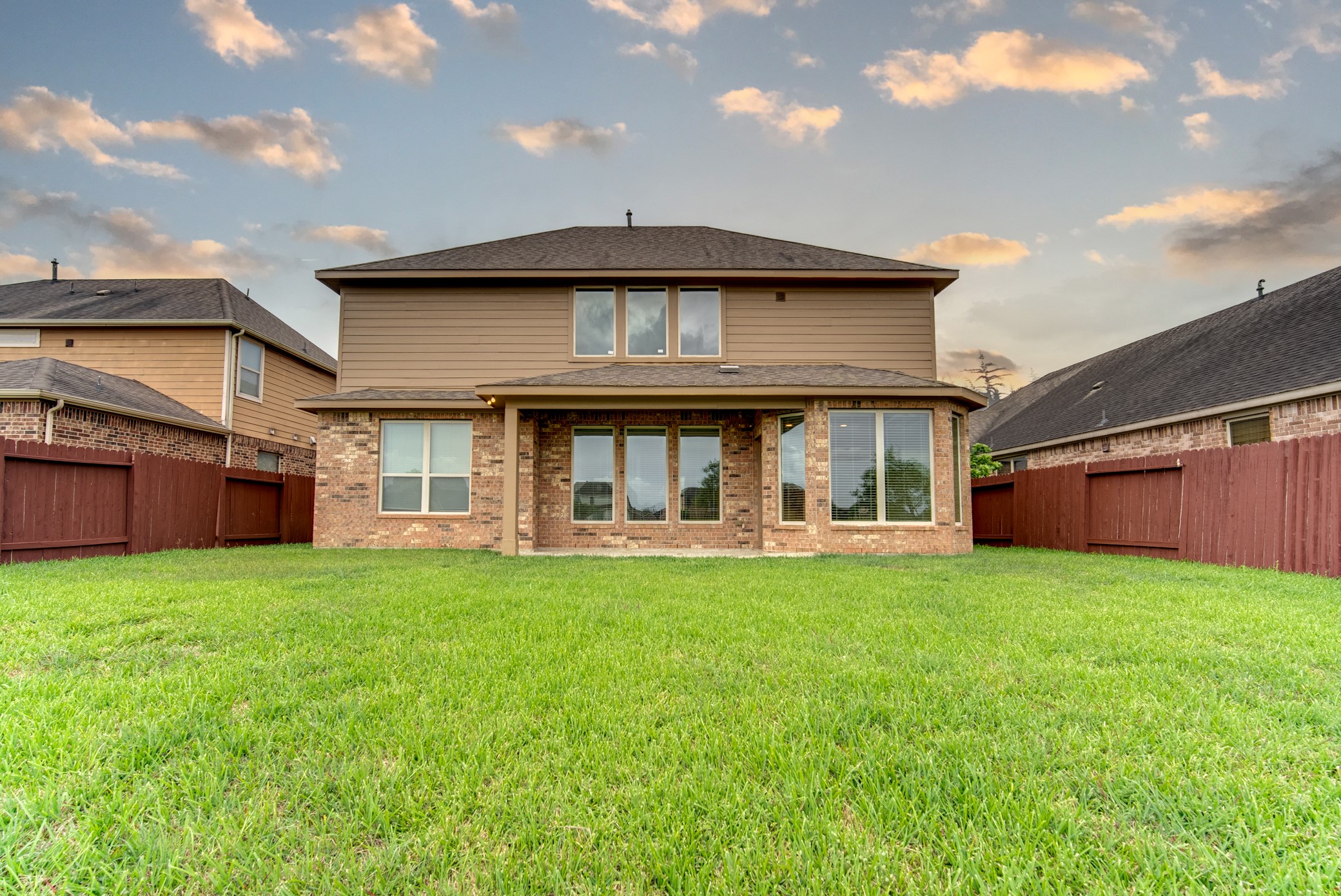 9422 Harmony Lake Lane, Richmond, TX 77469