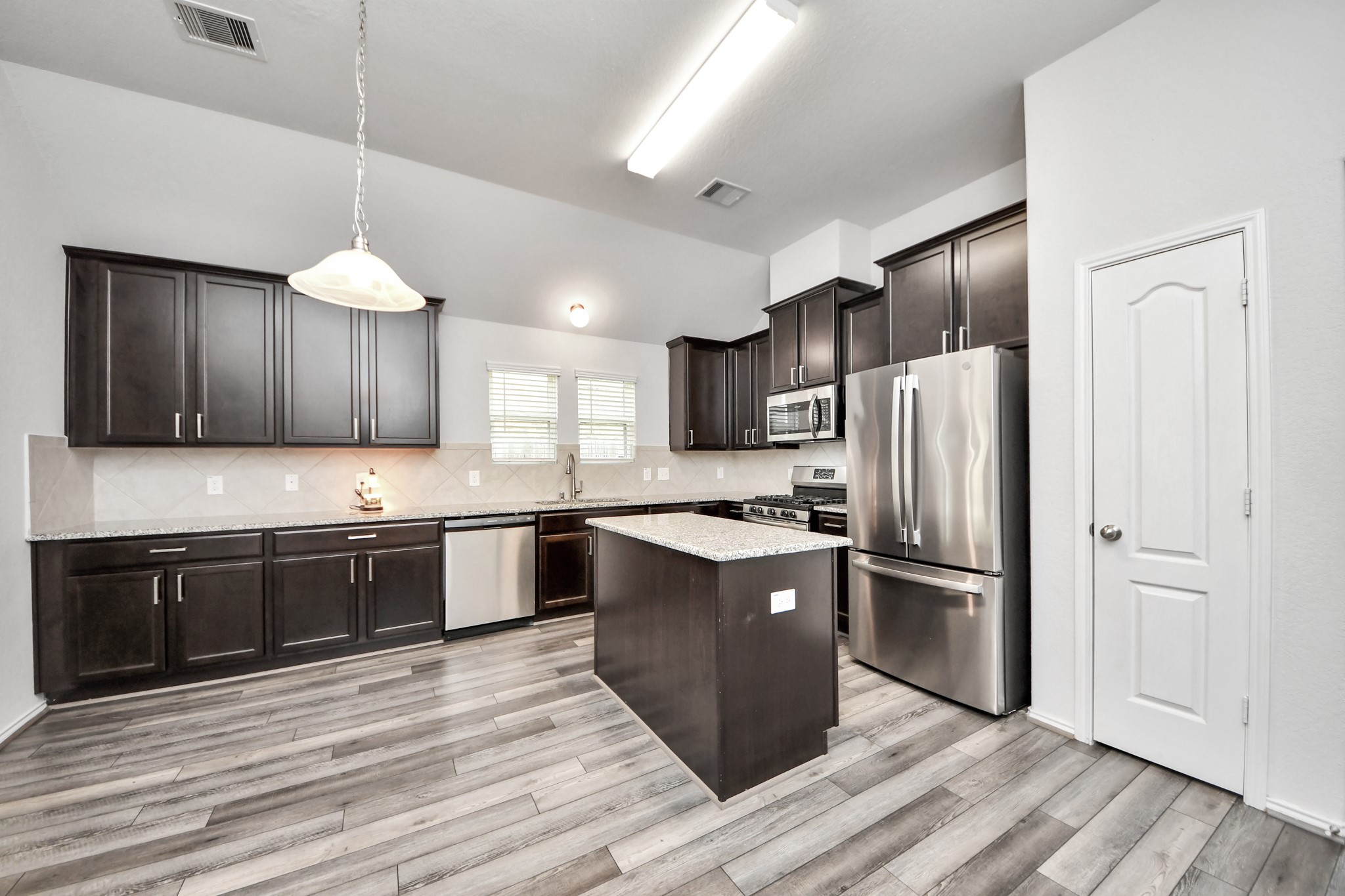5186 Dry Hollow Drive, Alvin, TX 77511 5186 Dry Hollow Drive, Alvin, TX 77511