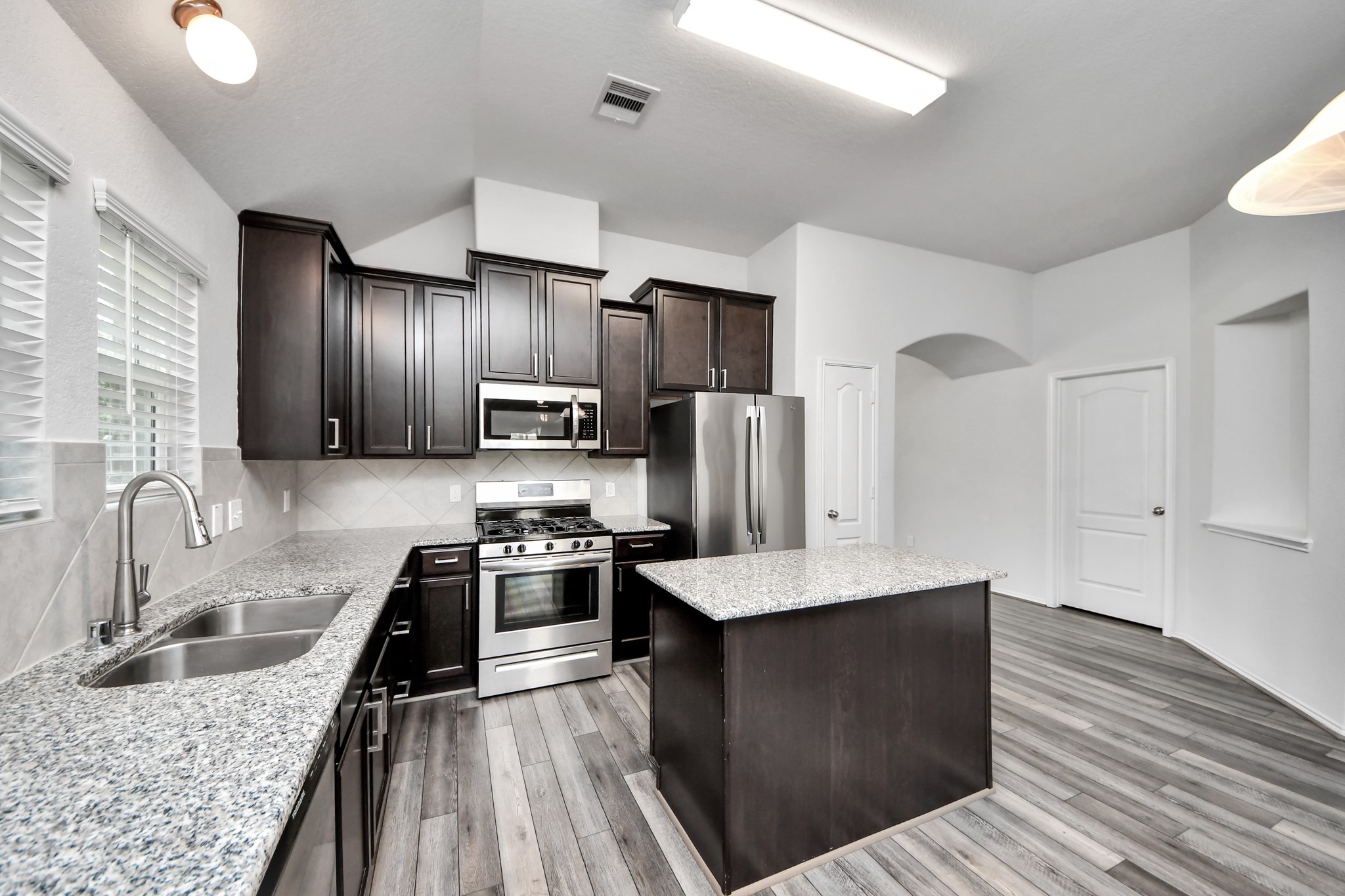 5186 Dry Hollow Drive, Alvin, TX 77511