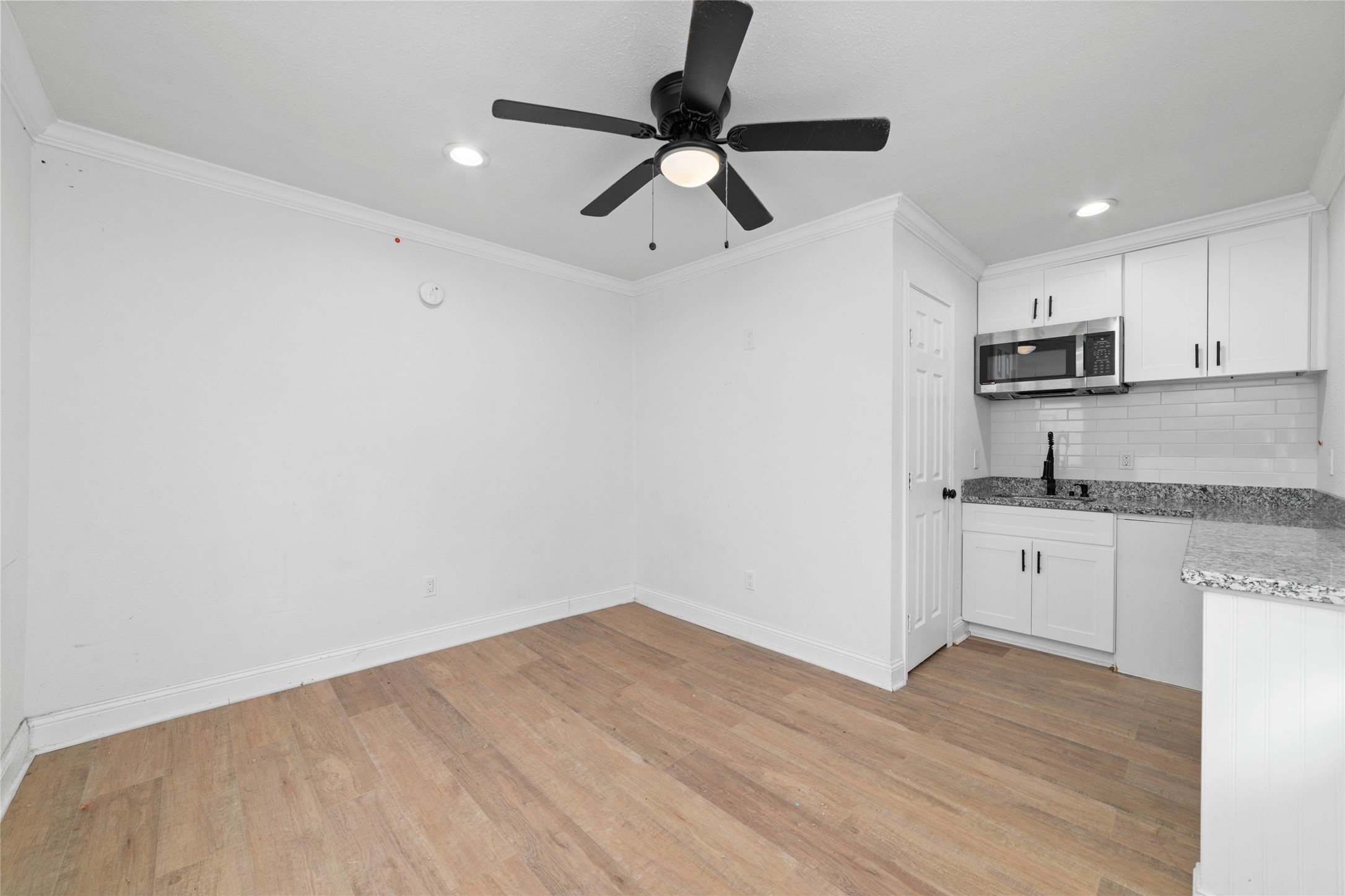 Welcome inside this second dwelling. Same layout as the other, just reversed.