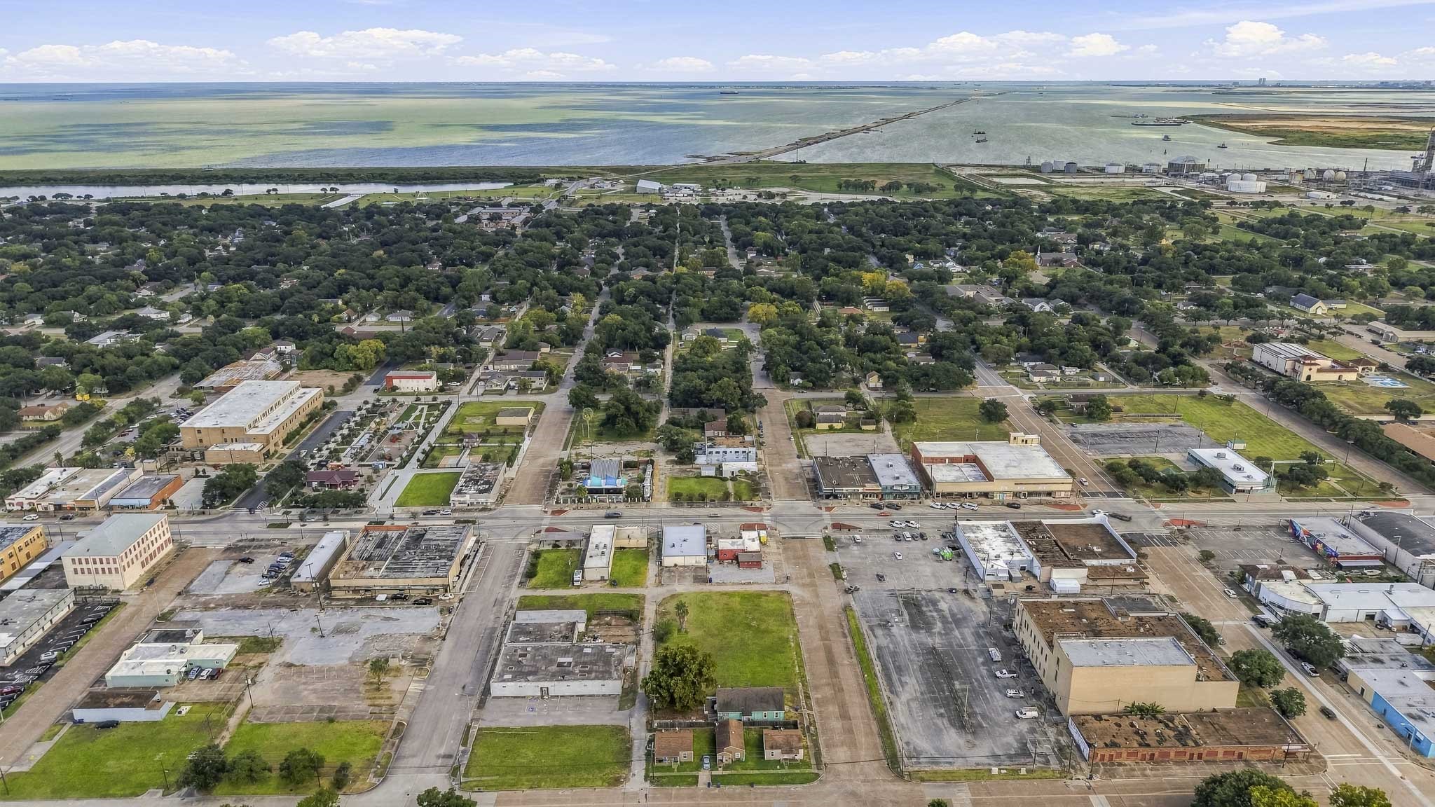 0 6th Avenue N, Texas City, TX 77590
