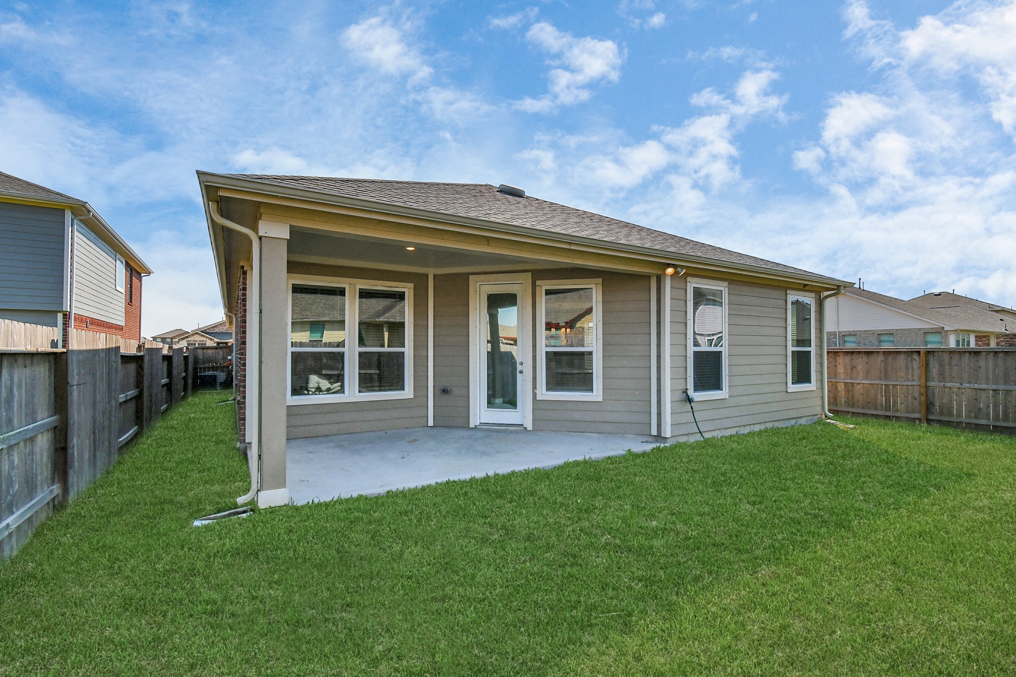 10326 Mount Winchell Drive, Rosharon, TX 77583