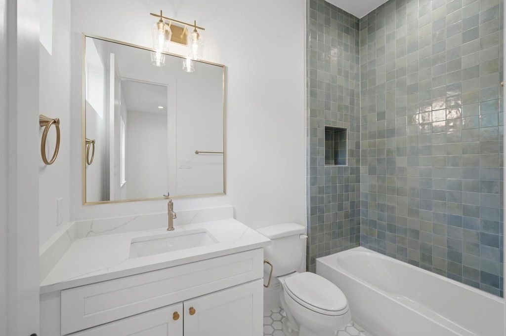 Bathroom 2.
