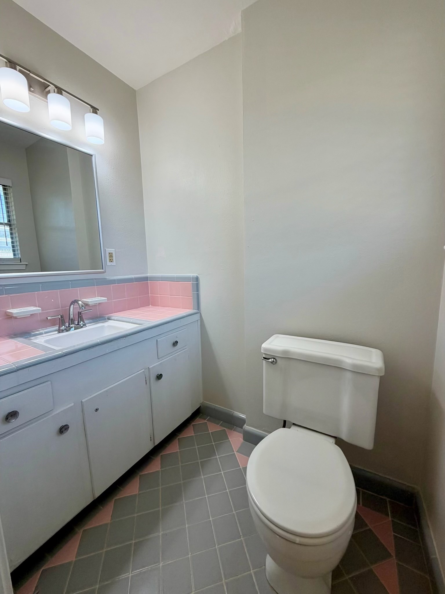 Powder room in Bedroom2