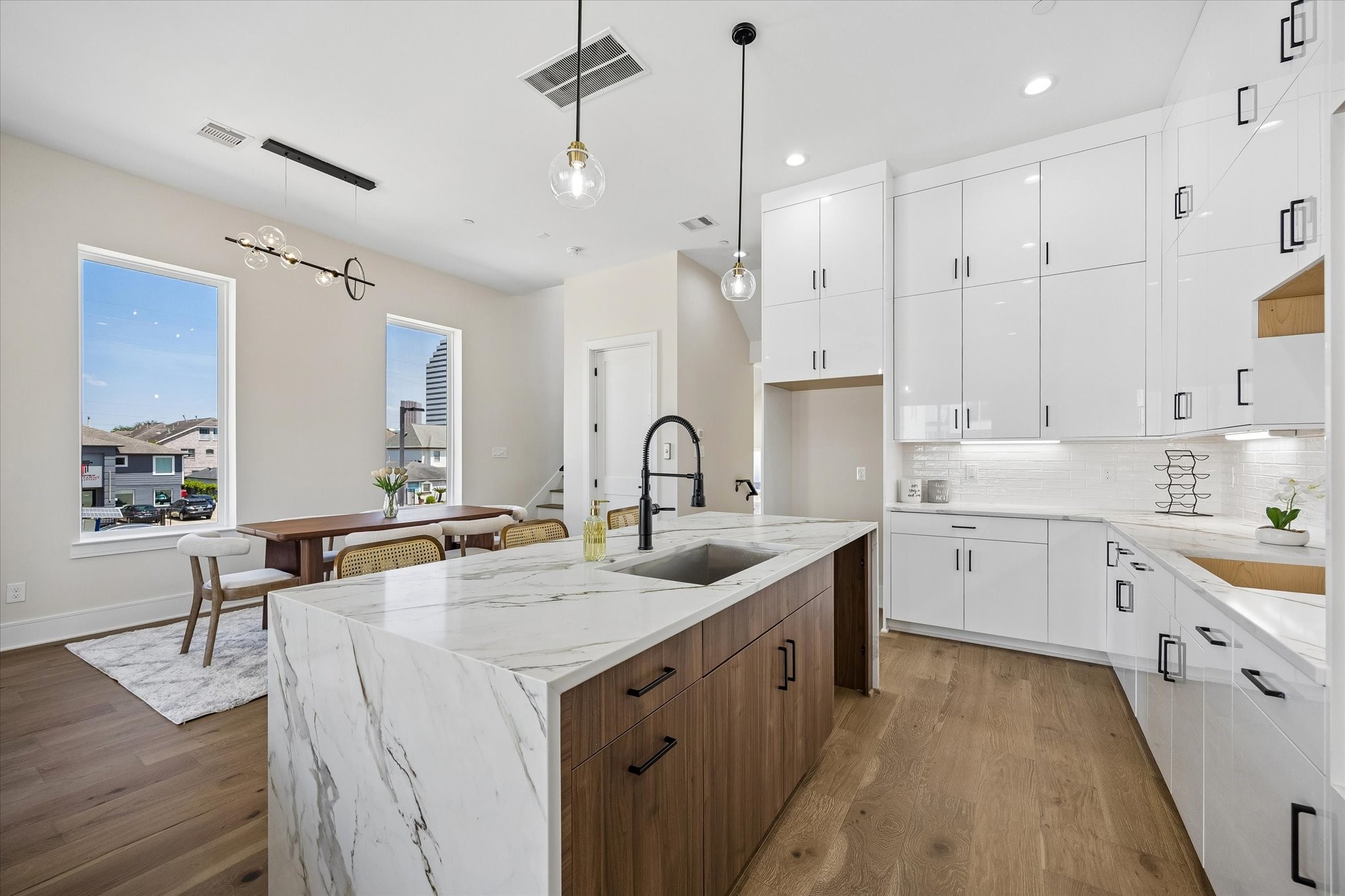 5861 Winsome Lane, Houston, TX 77057