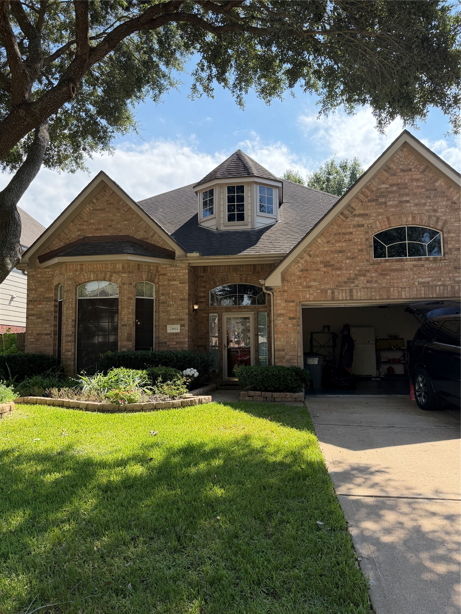 Welcome to 21611 San Marino Drive Welcome to 21611 San Marino Drive