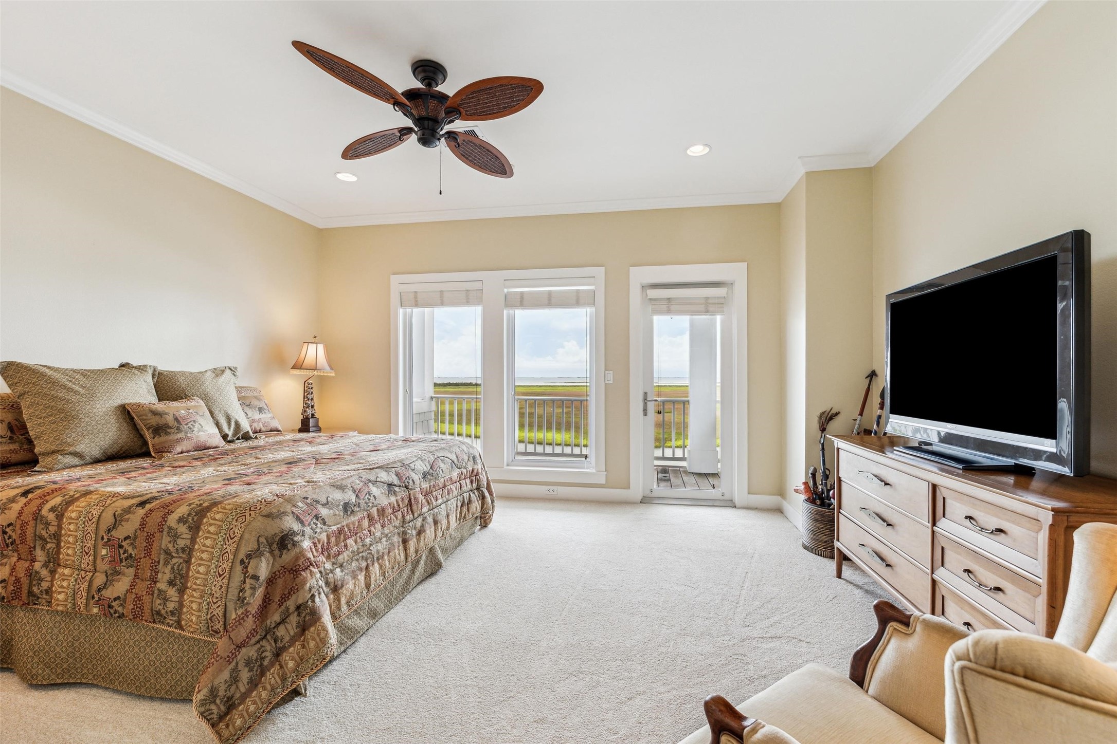 A 2nd primary room is located on the second level with balcony access