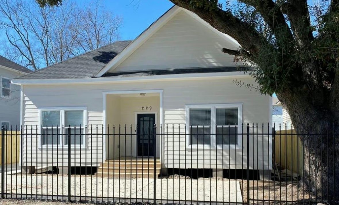 229 Everton Street, Houston, TX 77003 229 Everton Street, Houston, TX 77003