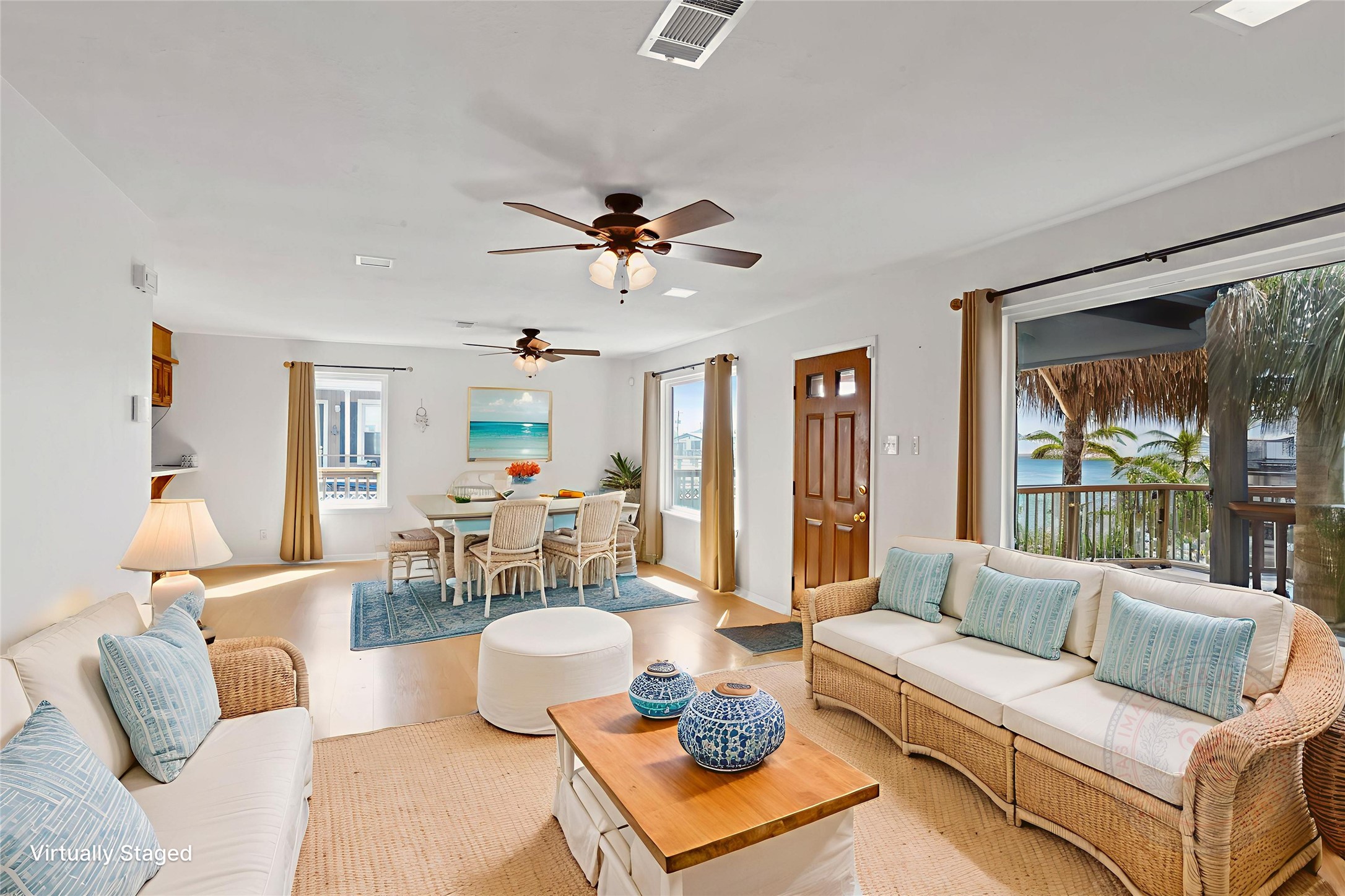 Experience the potential of this spacious open-plan living area, perfect for both dining and relaxation. Experience the potential of this spacious open-plan living area, perfect for both dining and relaxation.