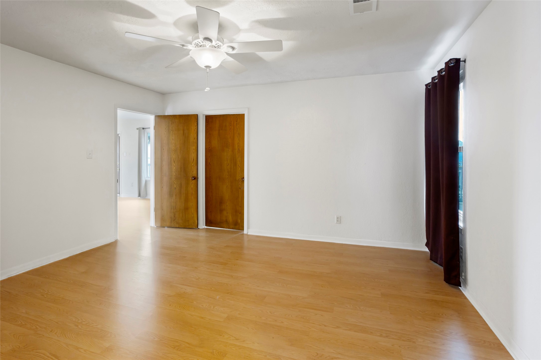 31 Lakeside Drive, Hitchcock, TX 77563