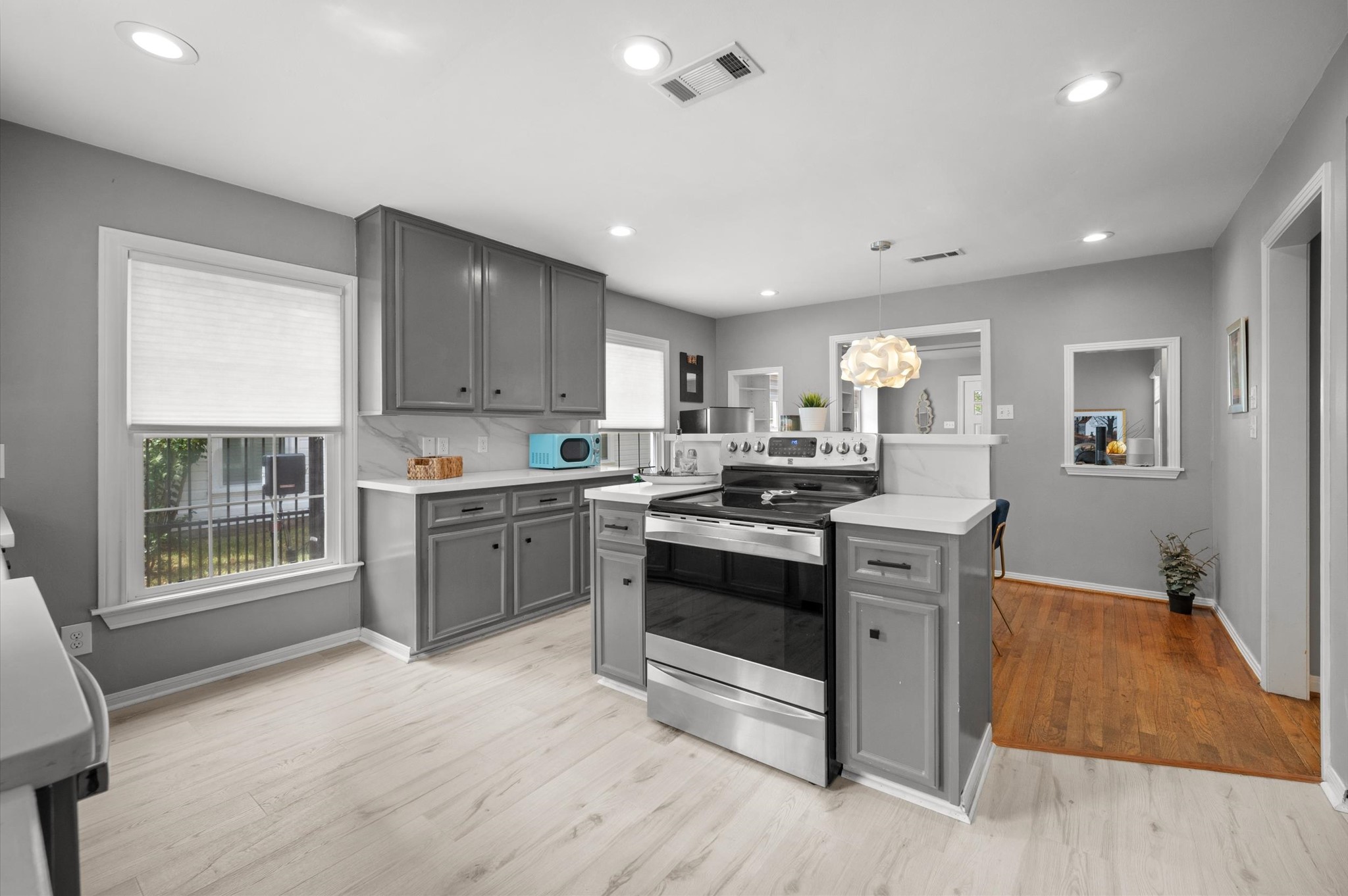 1511 Sue Barnett Drive, Houston, TX 77018