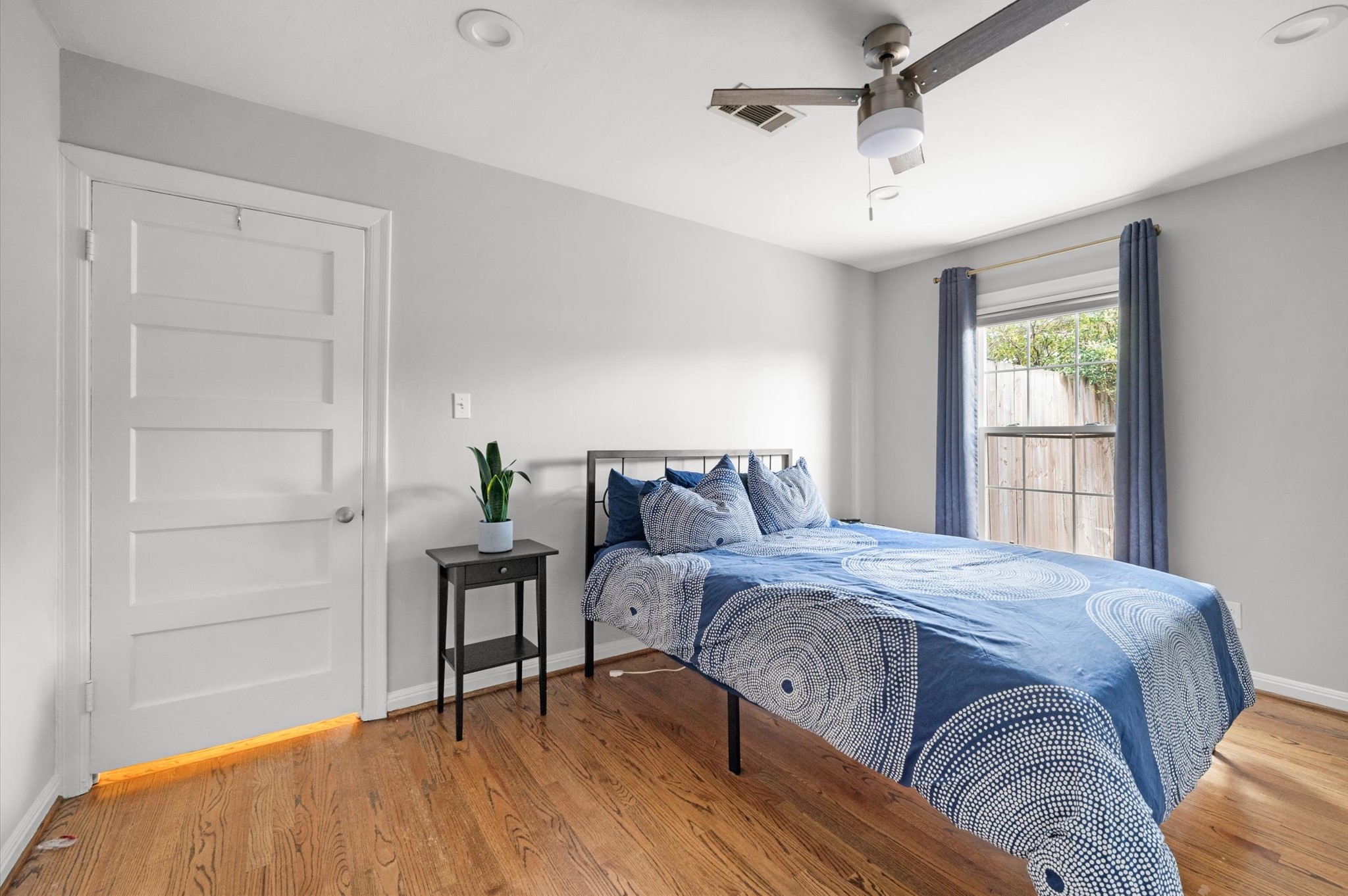 1511 Sue Barnett Drive, Houston, TX 77018