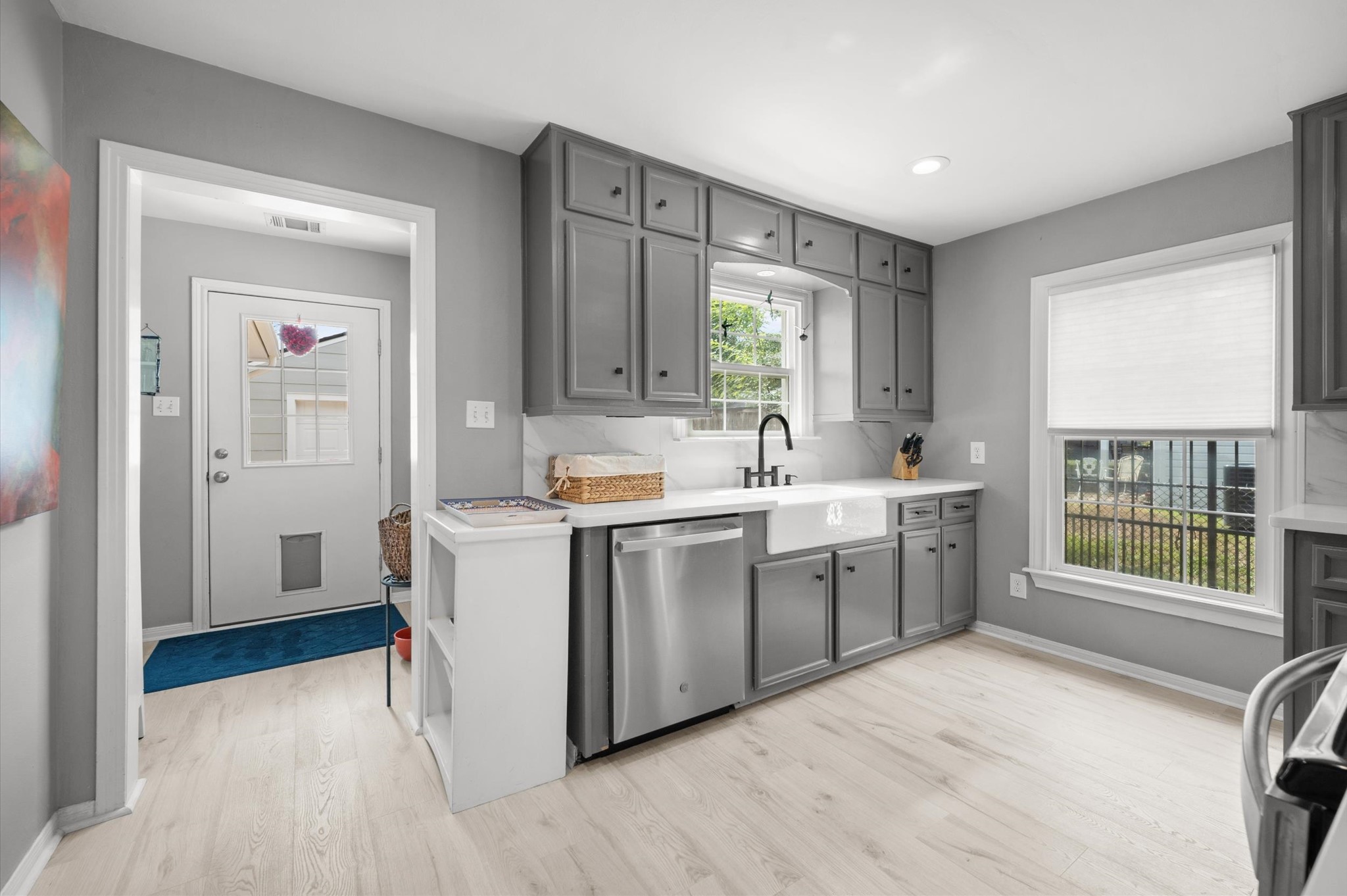 1511 Sue Barnett Drive, Houston, TX 77018