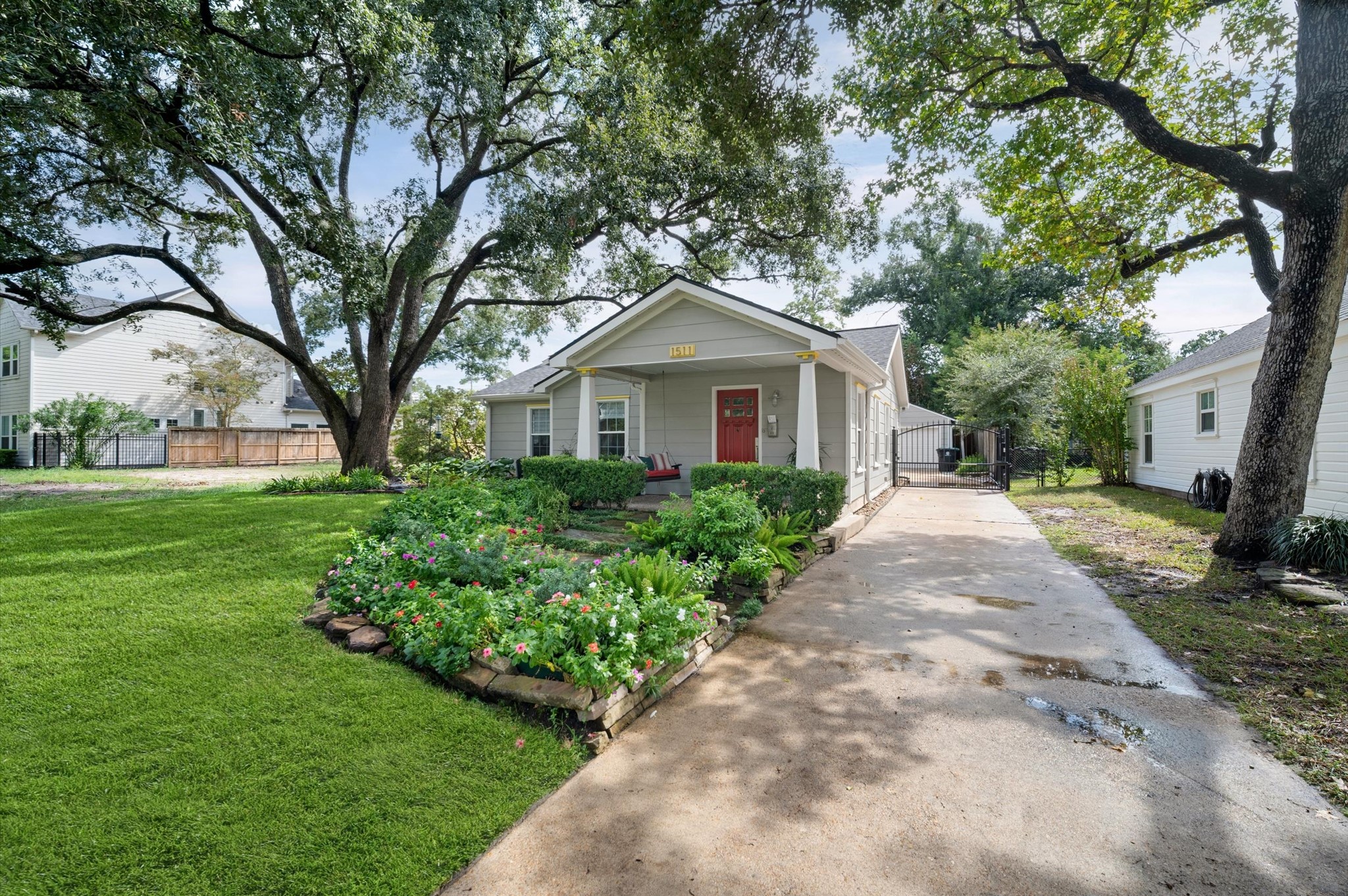 1511 Sue Barnett Drive, Houston, TX 77018