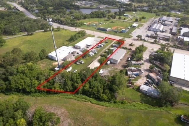 5104 Highway 3, Dickinson, TX 77539