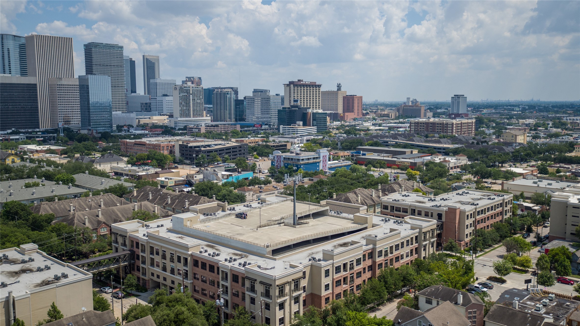Located in Montrose but very convenient to Downtown and the Medical Center