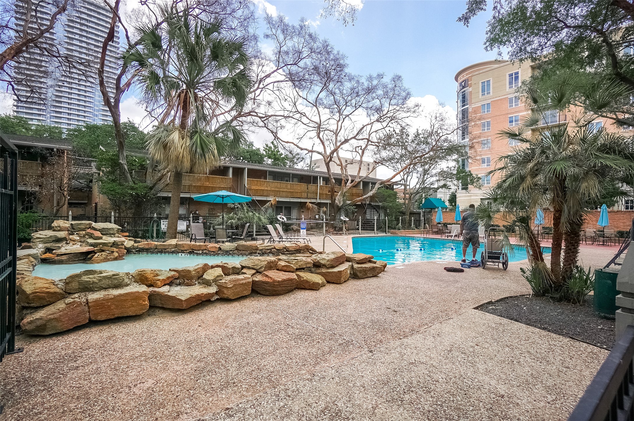 Bask in the sun in your community pool whenever you feel like it... Bask in the sun in your community pool whenever you feel like it...