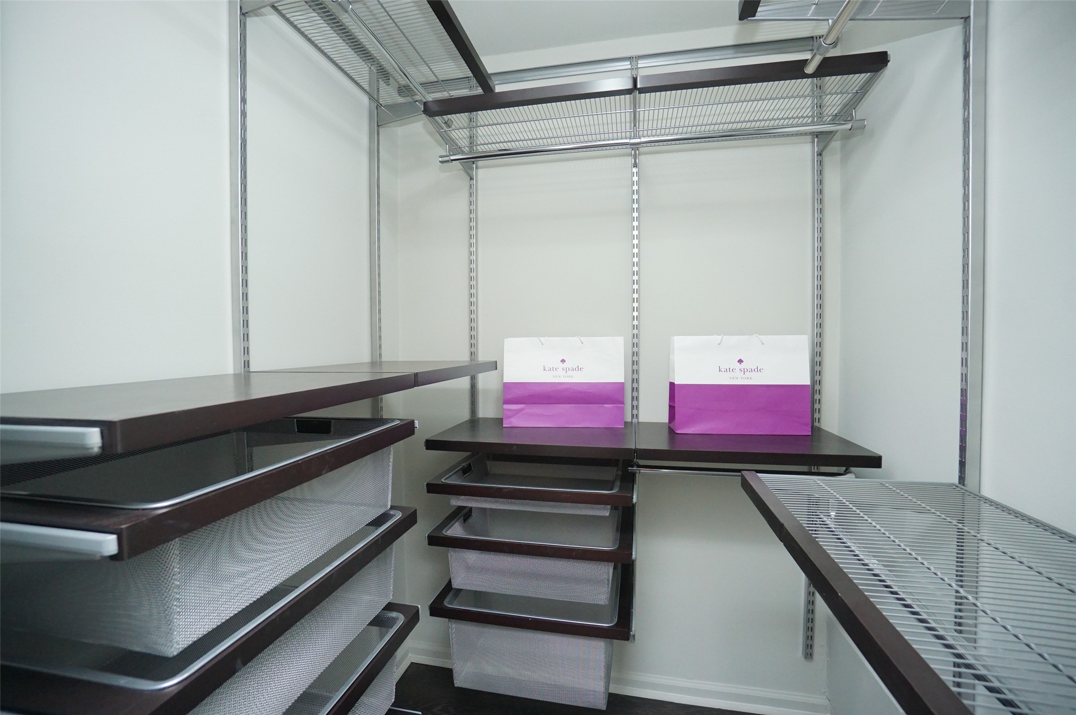 Huge closet customized with drawers