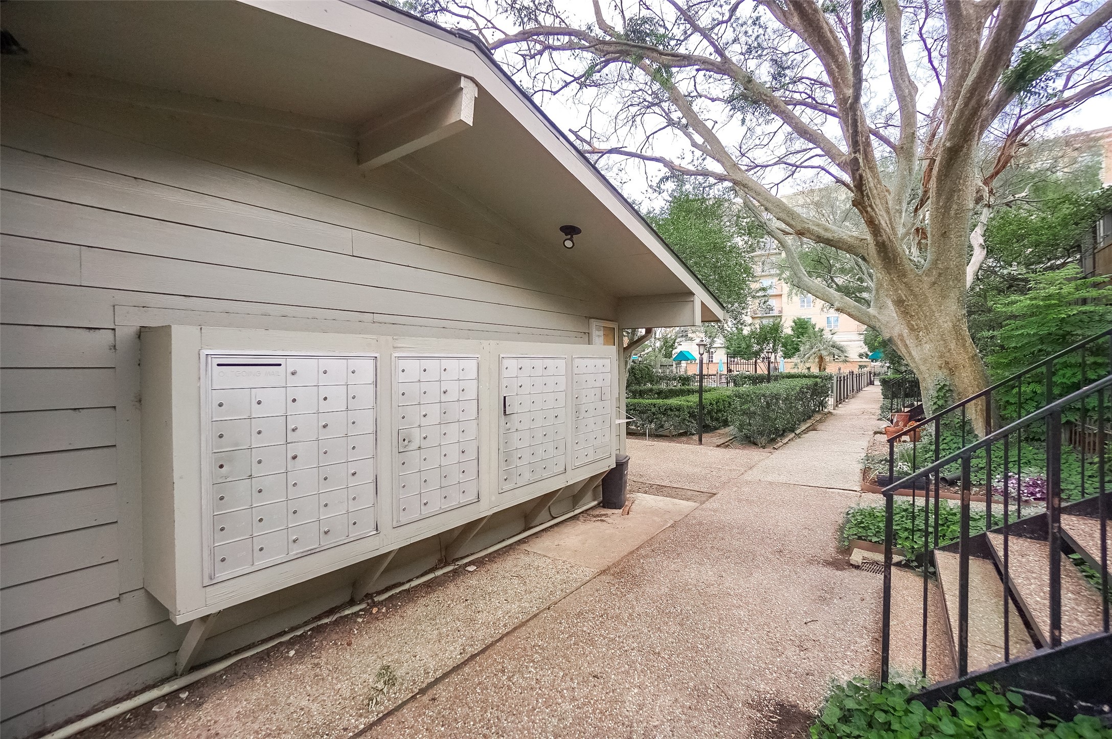 Mail box