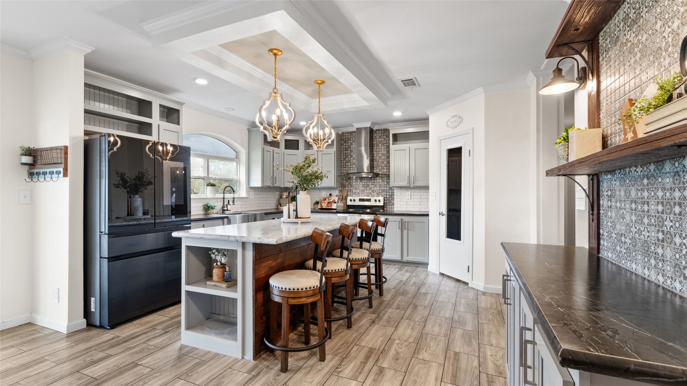 Kitchen with island