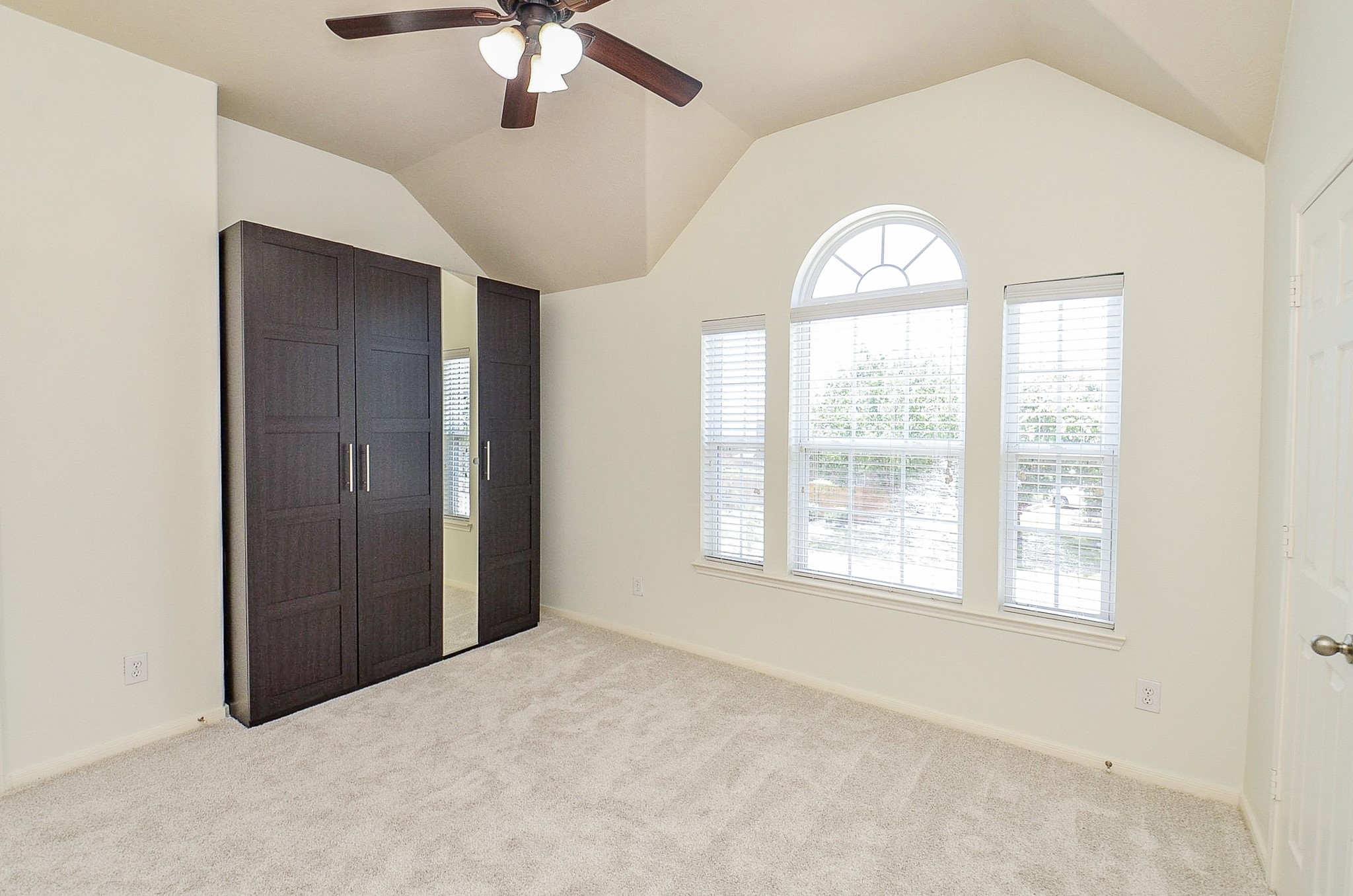 723 Overdell Drive, Sugar Land, TX 77479
