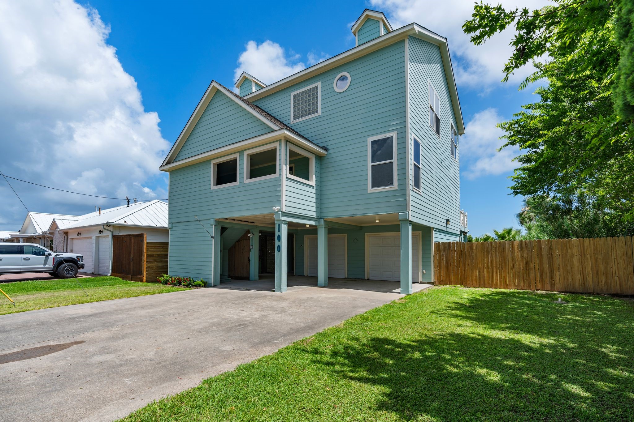 100 Avenue A, San Leon, TX 77539