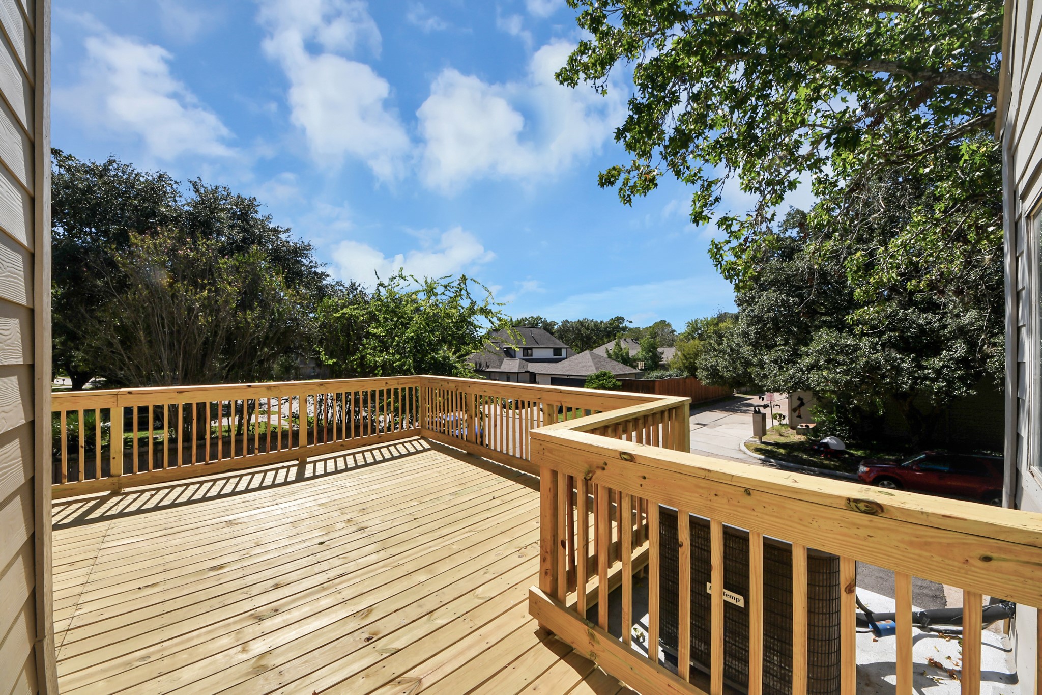 Upstairs Balcony/Deck Area!