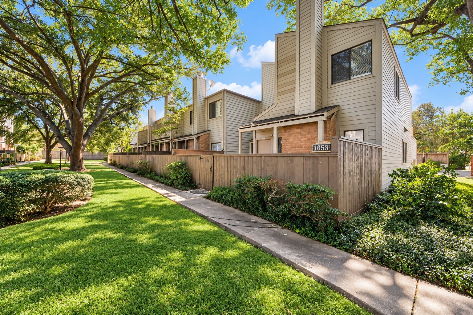 1653 Prairie Mark Lane, Houston, TX 77077