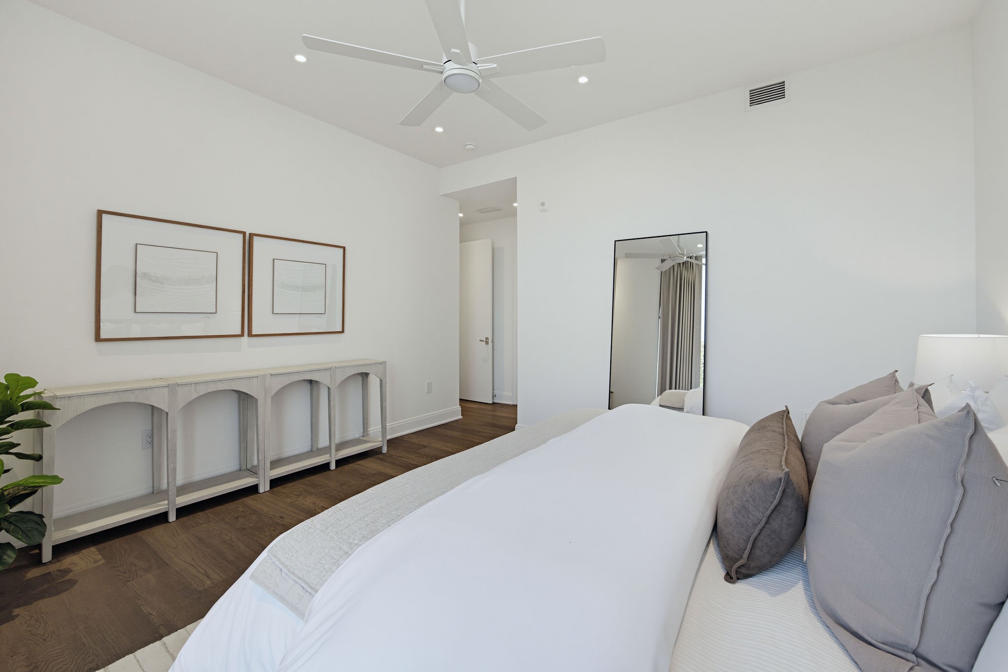 2323 W Main Street, #401, Houston, TX 77098