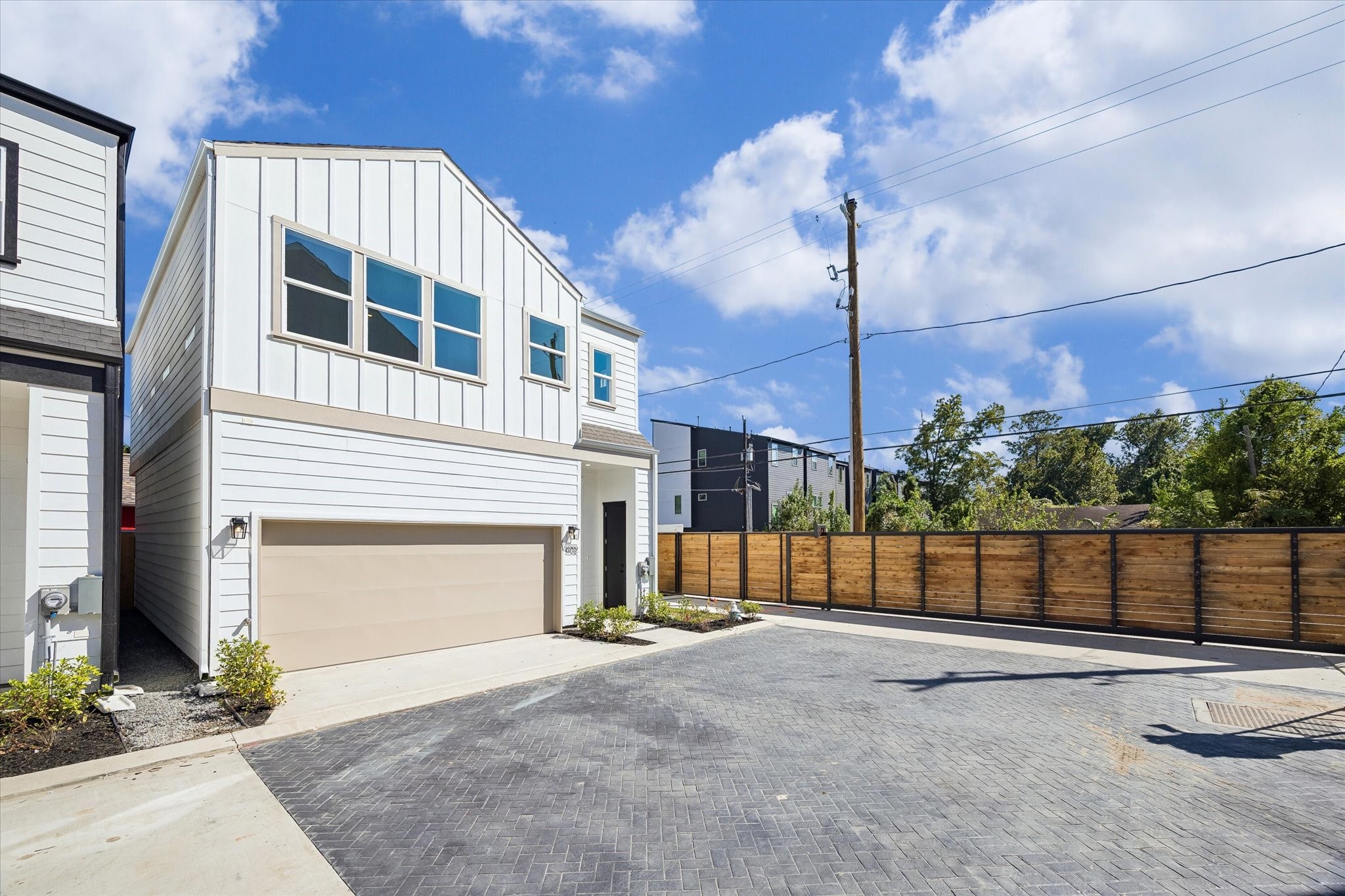 This photo is of the Haven at Highland Model Home at 6702 Zaken (Floor Plan B), and may depict upgrades not included in the standard finishes for this listing.