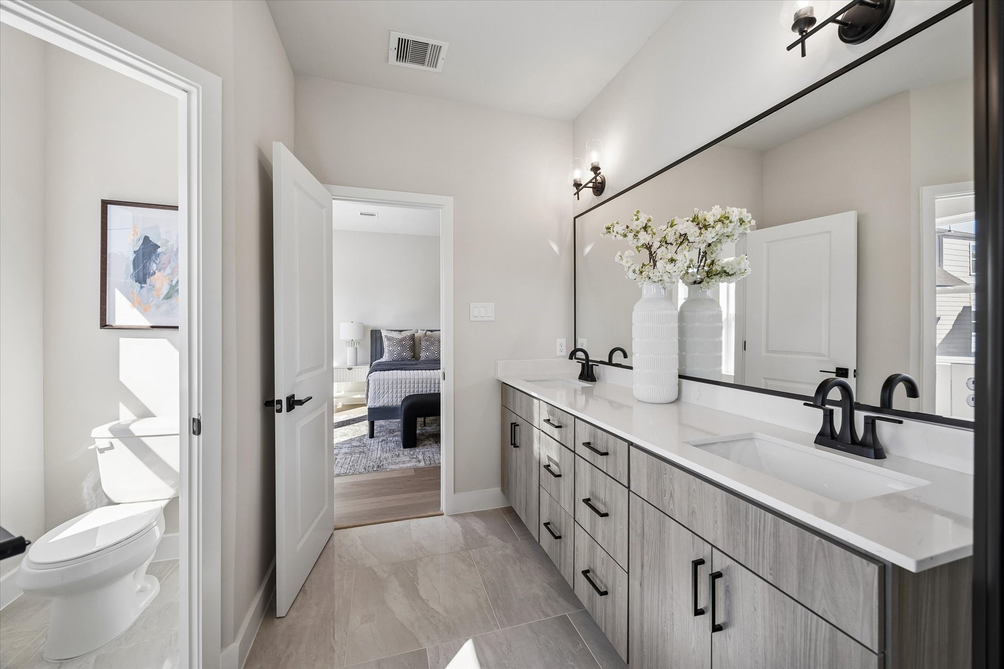 This photo is of the Haven at Highland Model Home at 6702 Zaken (Floor Plan B), and may depict upgrades not included in the standard finishes for this listing.
