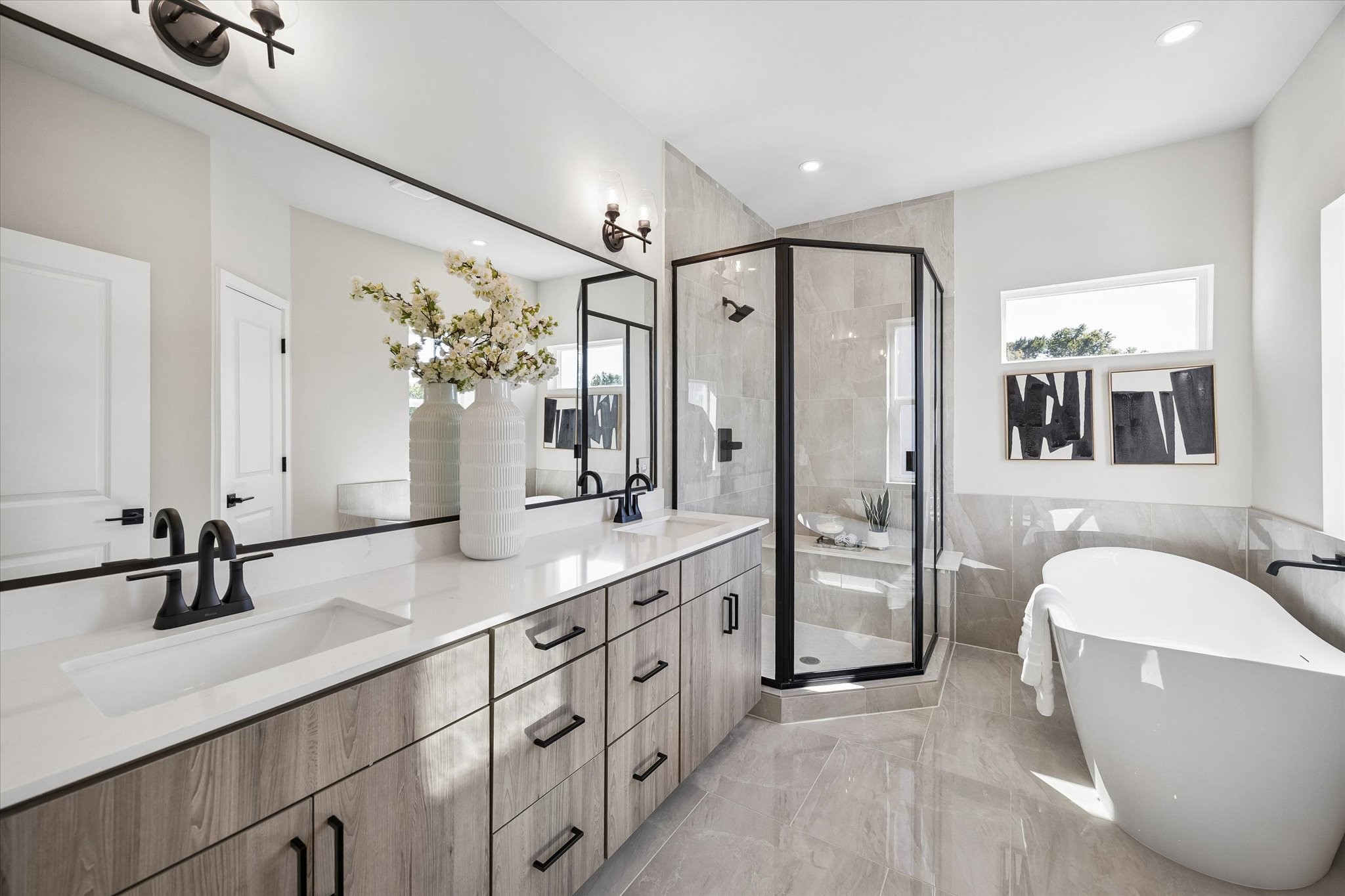 This photo is of the Haven at Highland Model Home at 6702 Zaken (Floor Plan B), and may depict upgrades not included in the standard finishes for this listing.