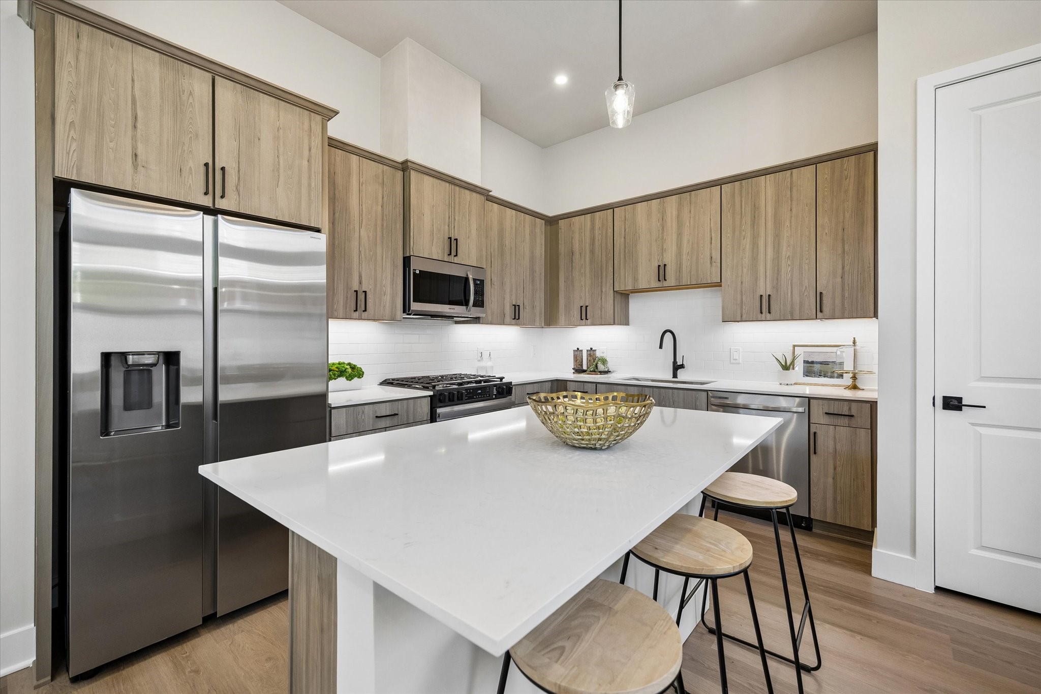 This photo is of the Haven at Highland Model Home at 6702 Zaken (Floor Plan B), and may depict upgrades not included in the standard finishes for this listing.