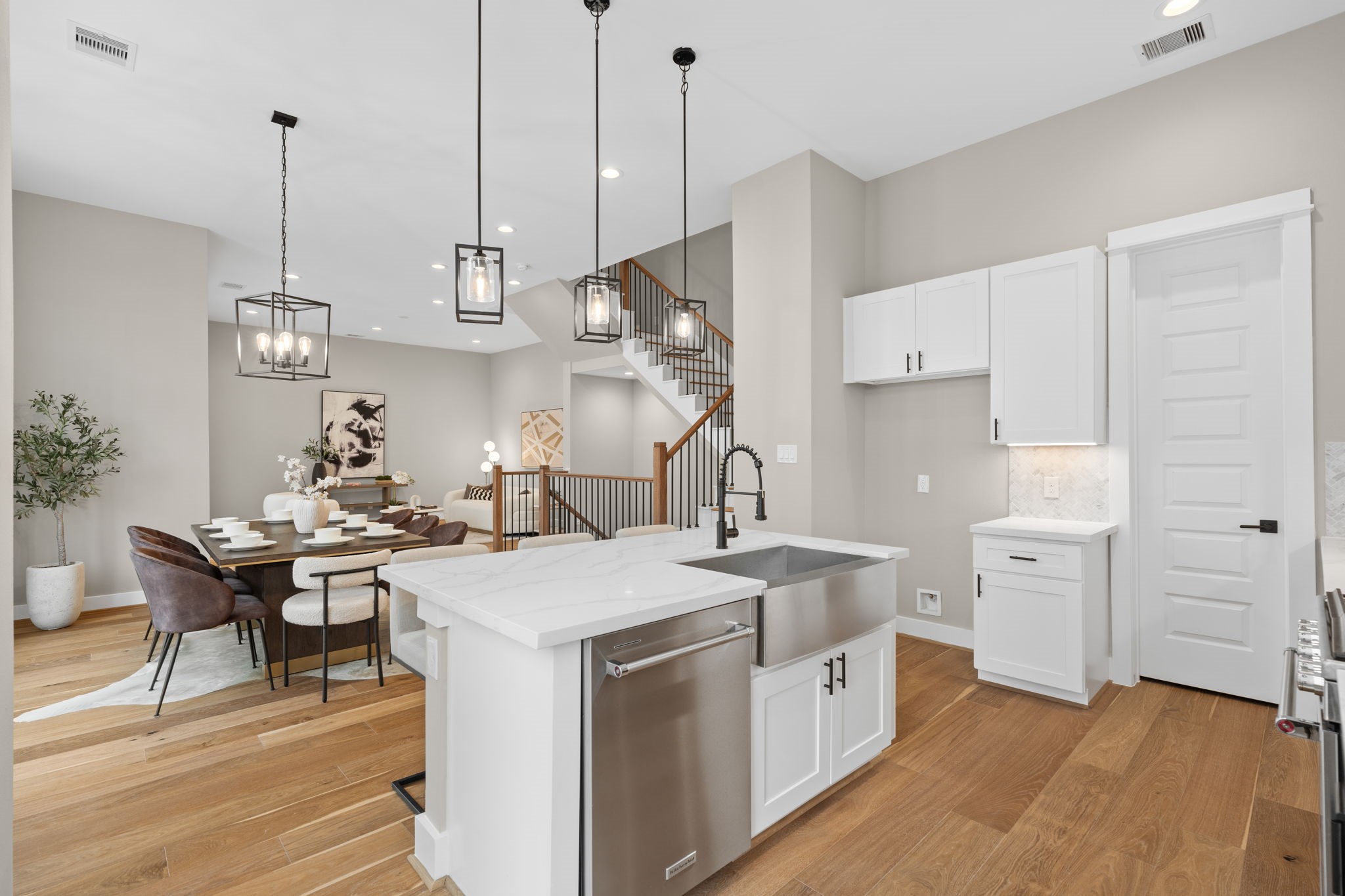 1177 W 19th Street, Houston, TX 77008