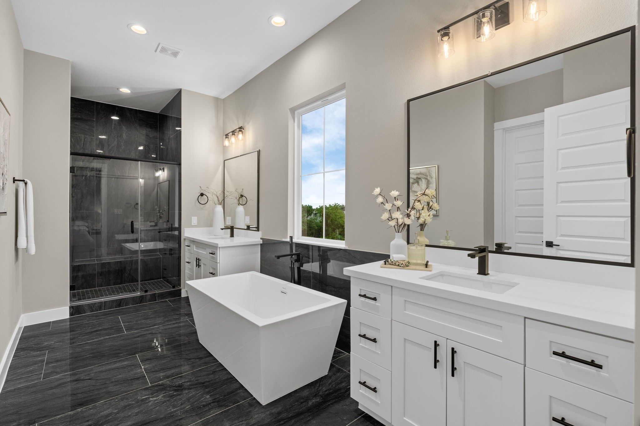 1177 W 19th Street, Houston, TX 77008