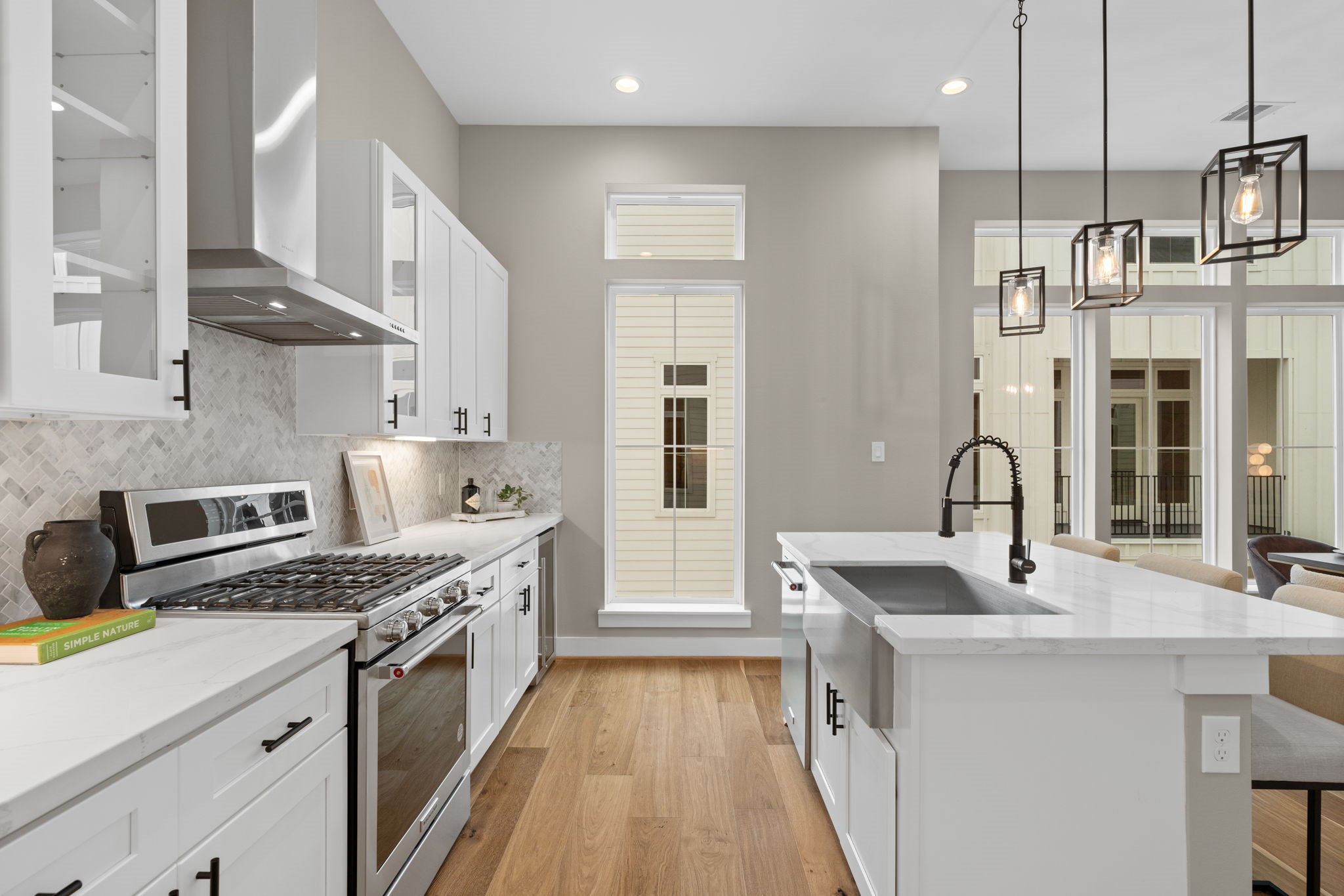 1177 W 19th Street, Houston, TX 77008