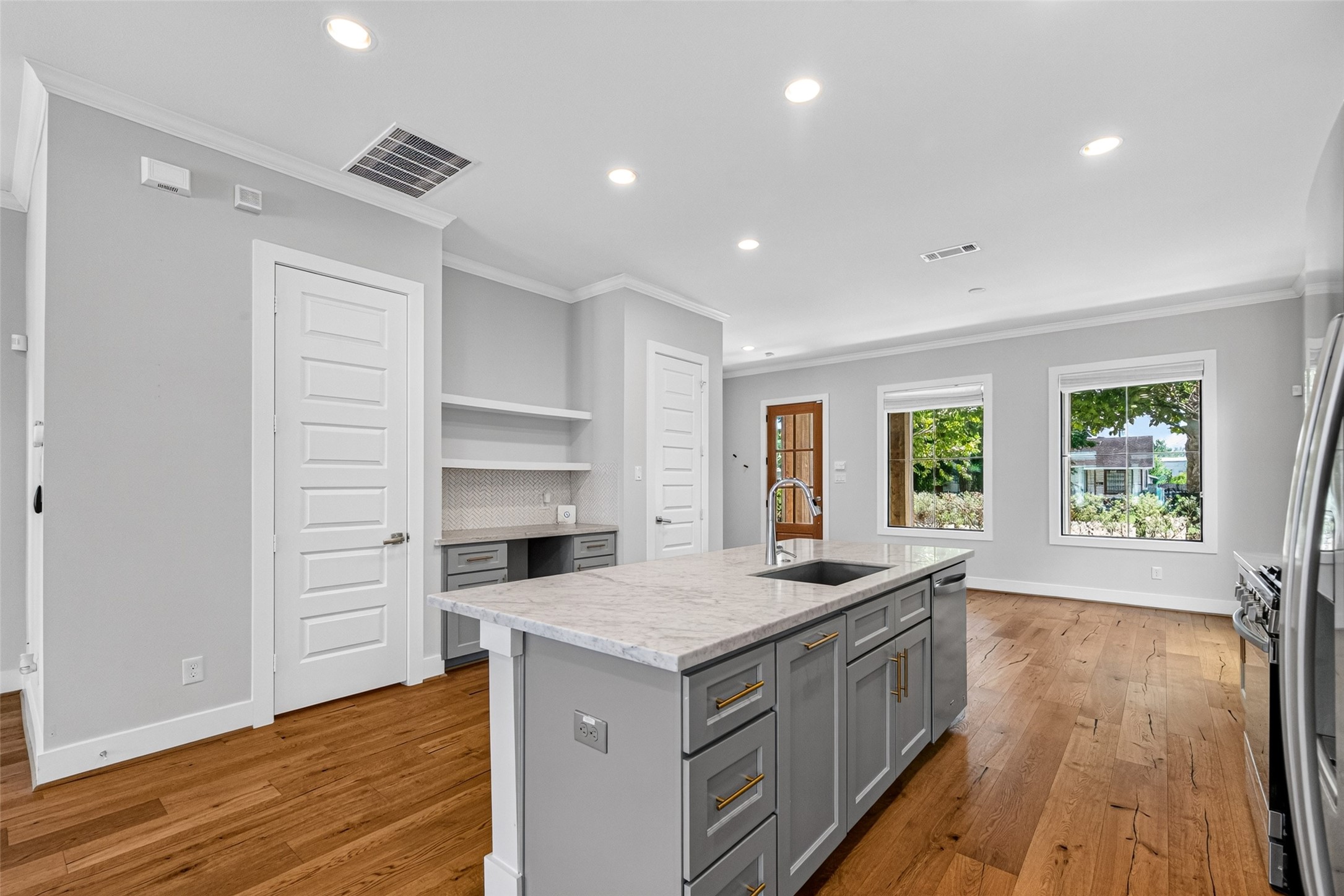 935 Bunton Street, Houston, TX 77009