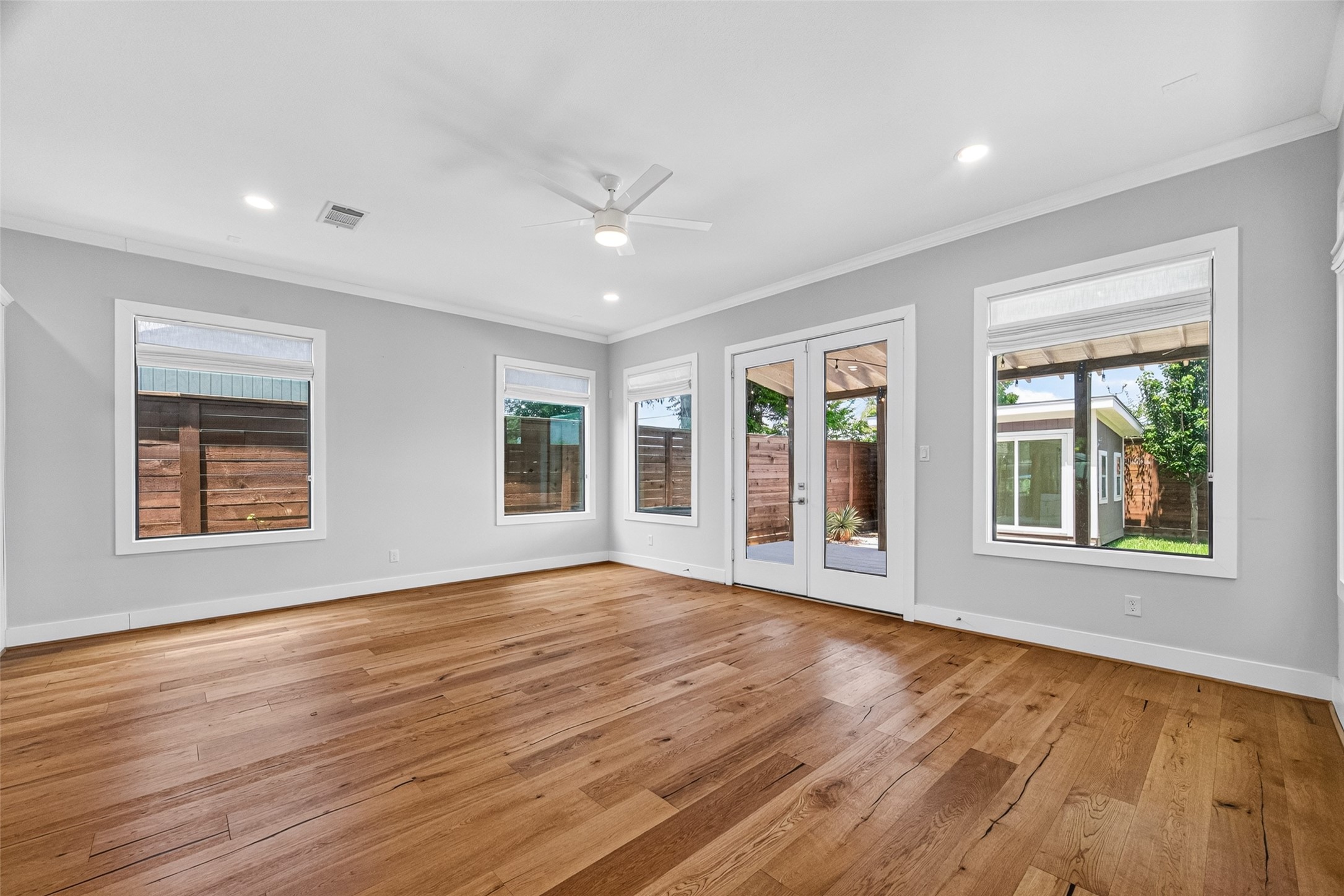 935 Bunton Street, Houston, TX 77009