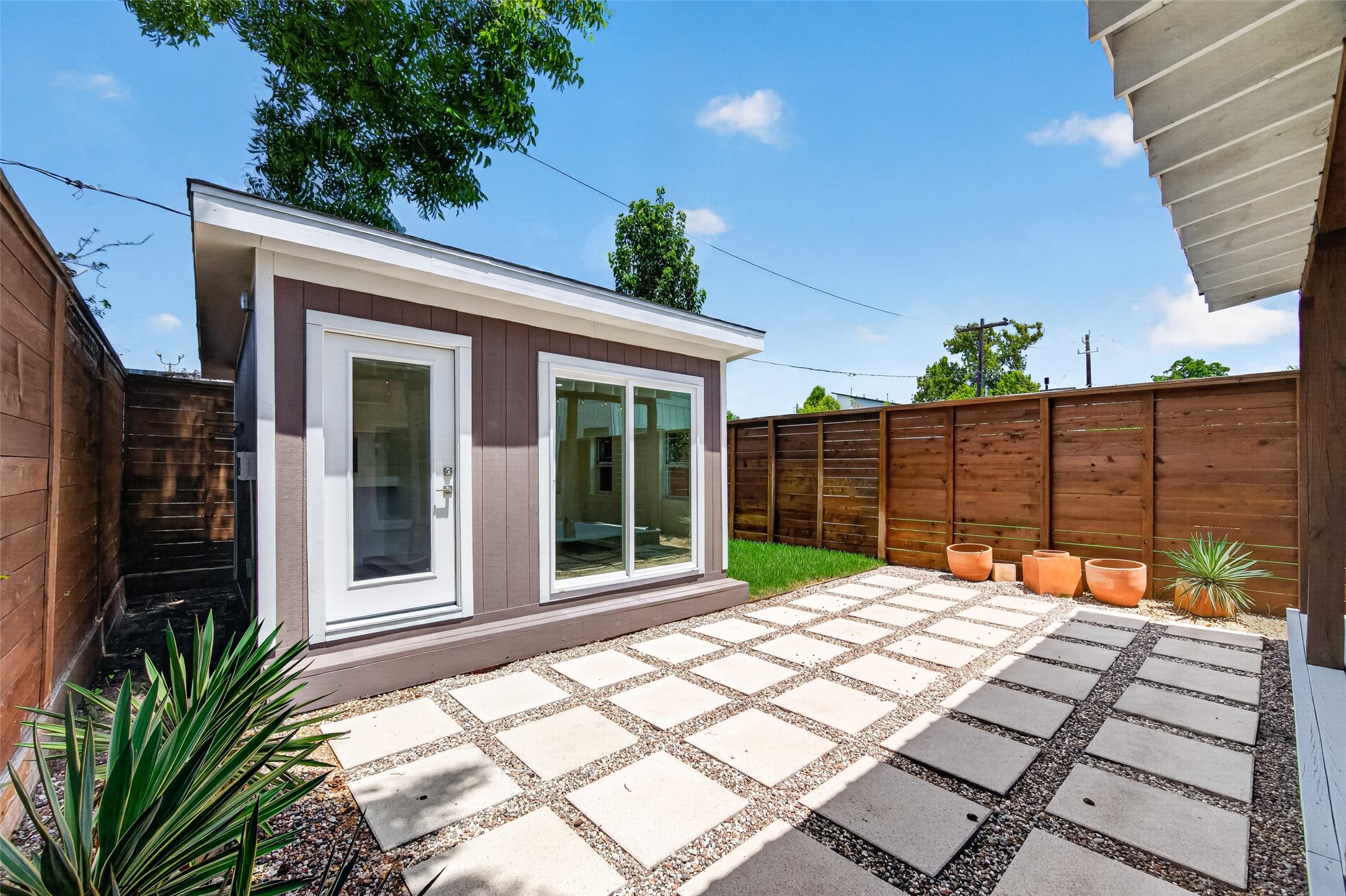 935 Bunton Street, Houston, TX 77009
