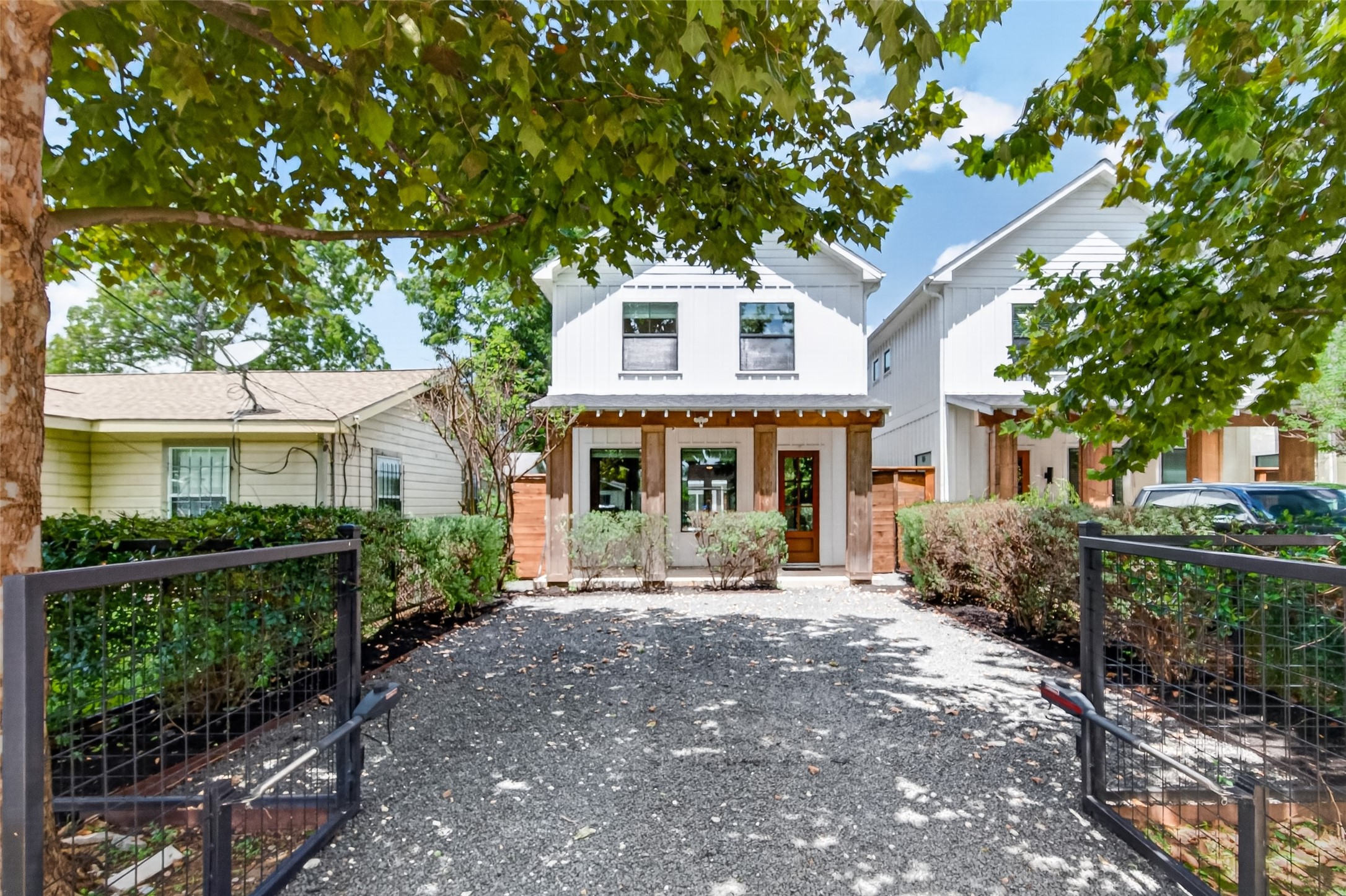 935 Bunton Street, Houston, TX 77009