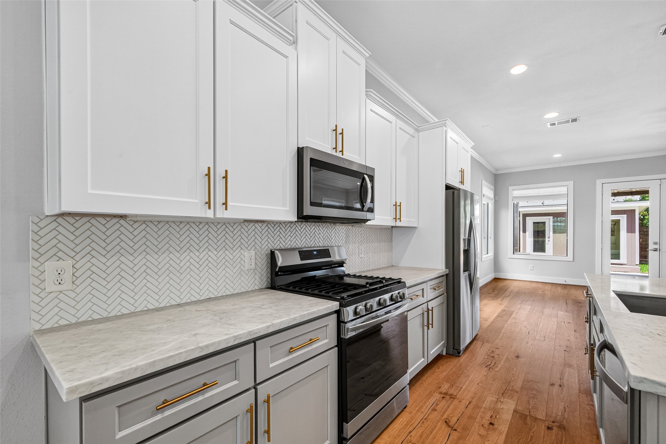 935 Bunton Street, Houston, TX 77009