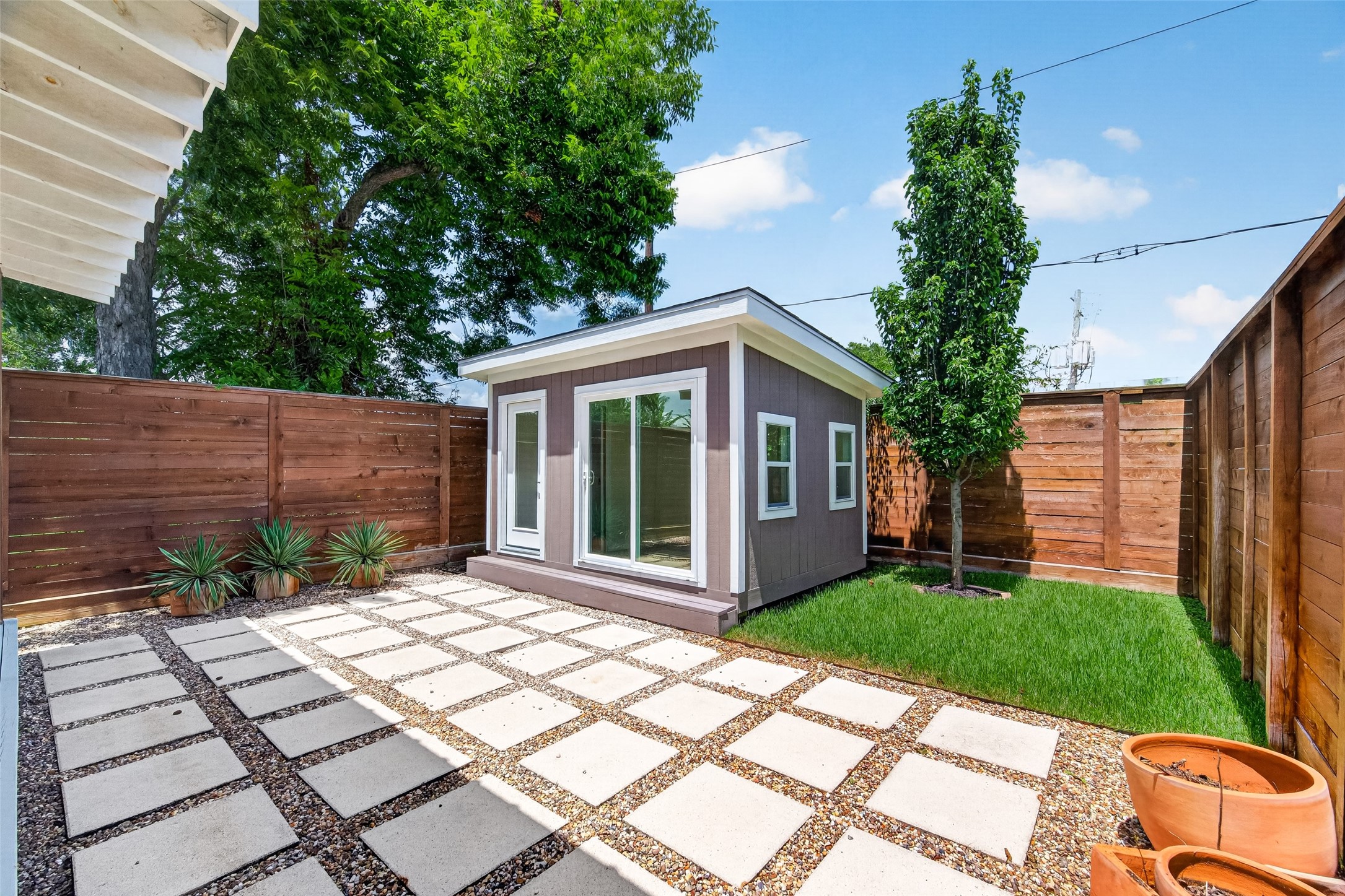 935 Bunton Street, Houston, TX 77009