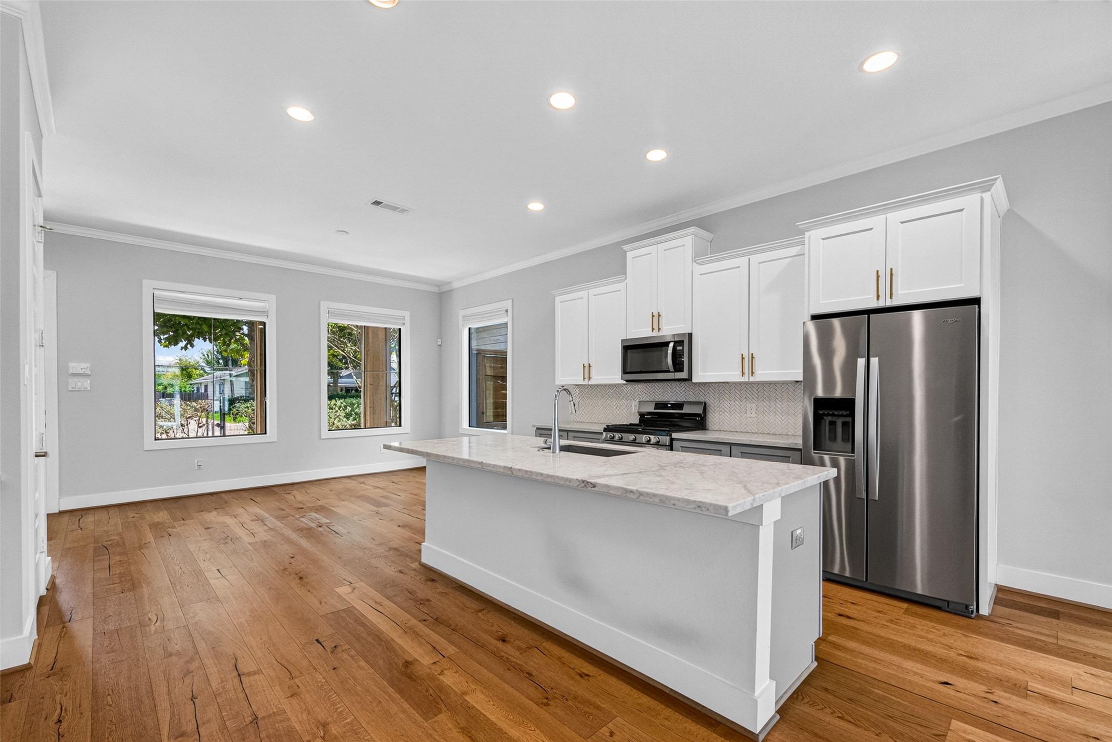 935 Bunton Street, Houston, TX 77009
