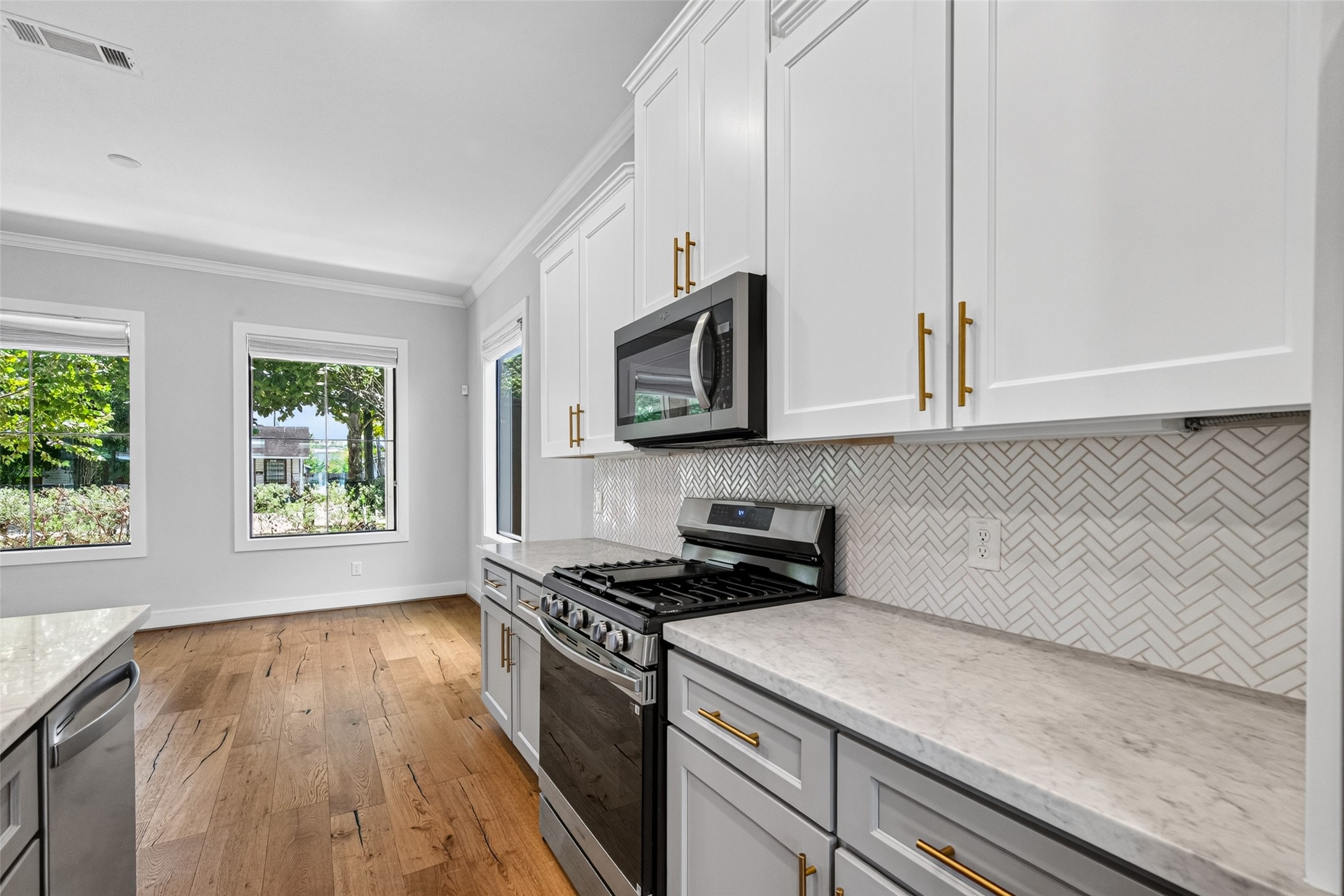935 Bunton Street, Houston, TX 77009