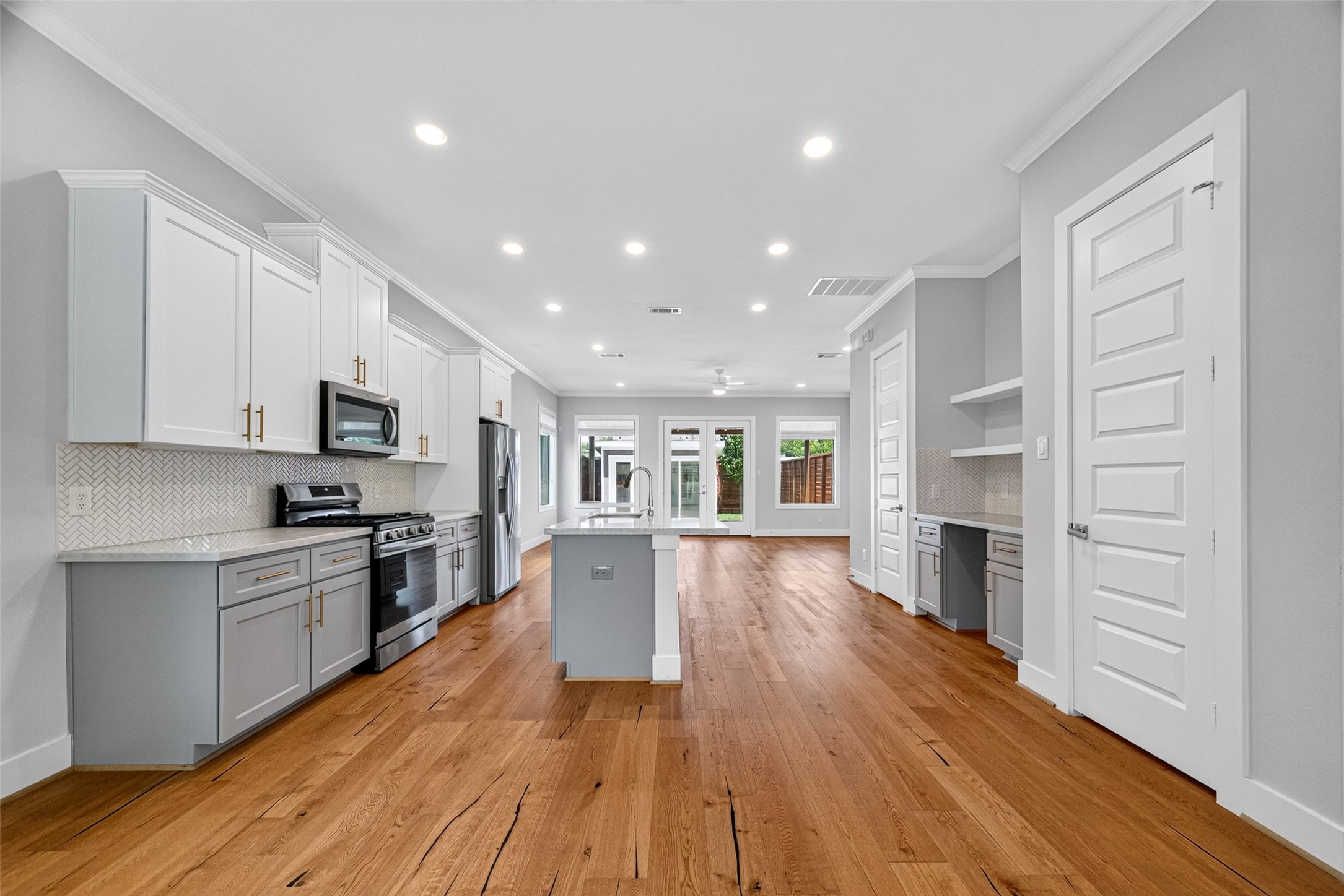 935 Bunton Street, Houston, TX 77009