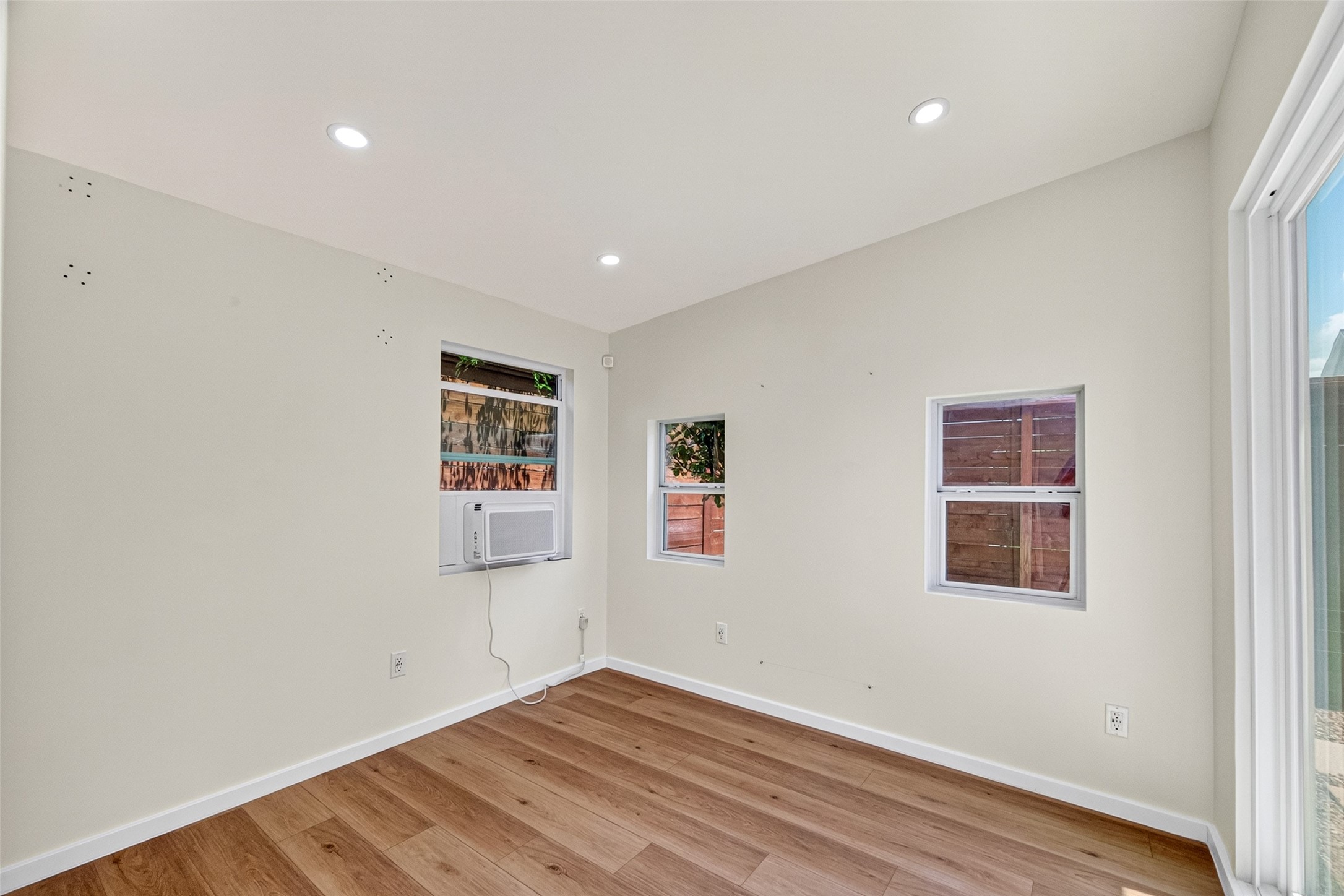935 Bunton Street, Houston, TX 77009
