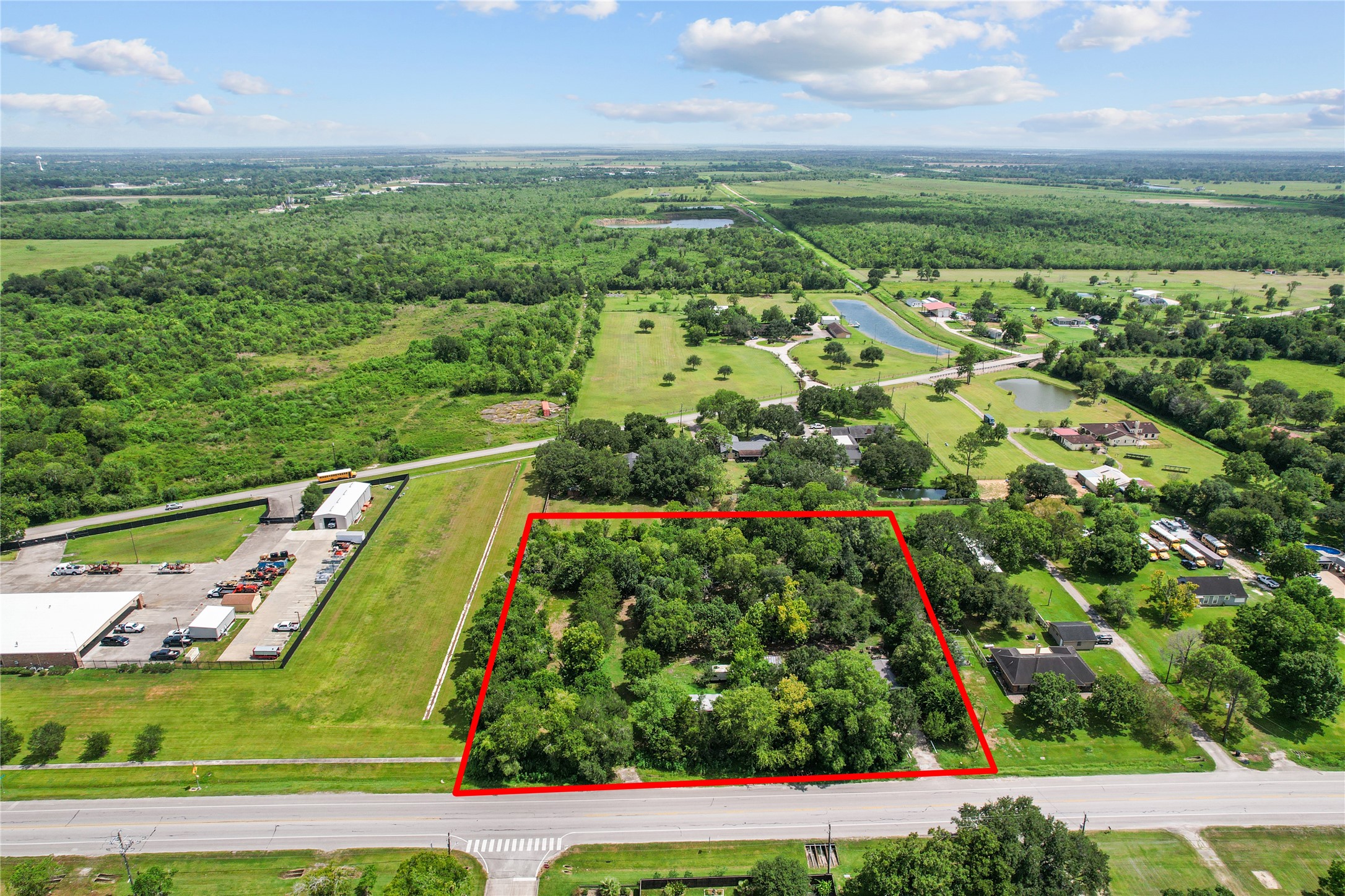 The full 2-acre tract offers a substantial footprint with frontage directly along FM 1462. The full 2-acre tract offers a substantial footprint with frontage directly along FM 1462.