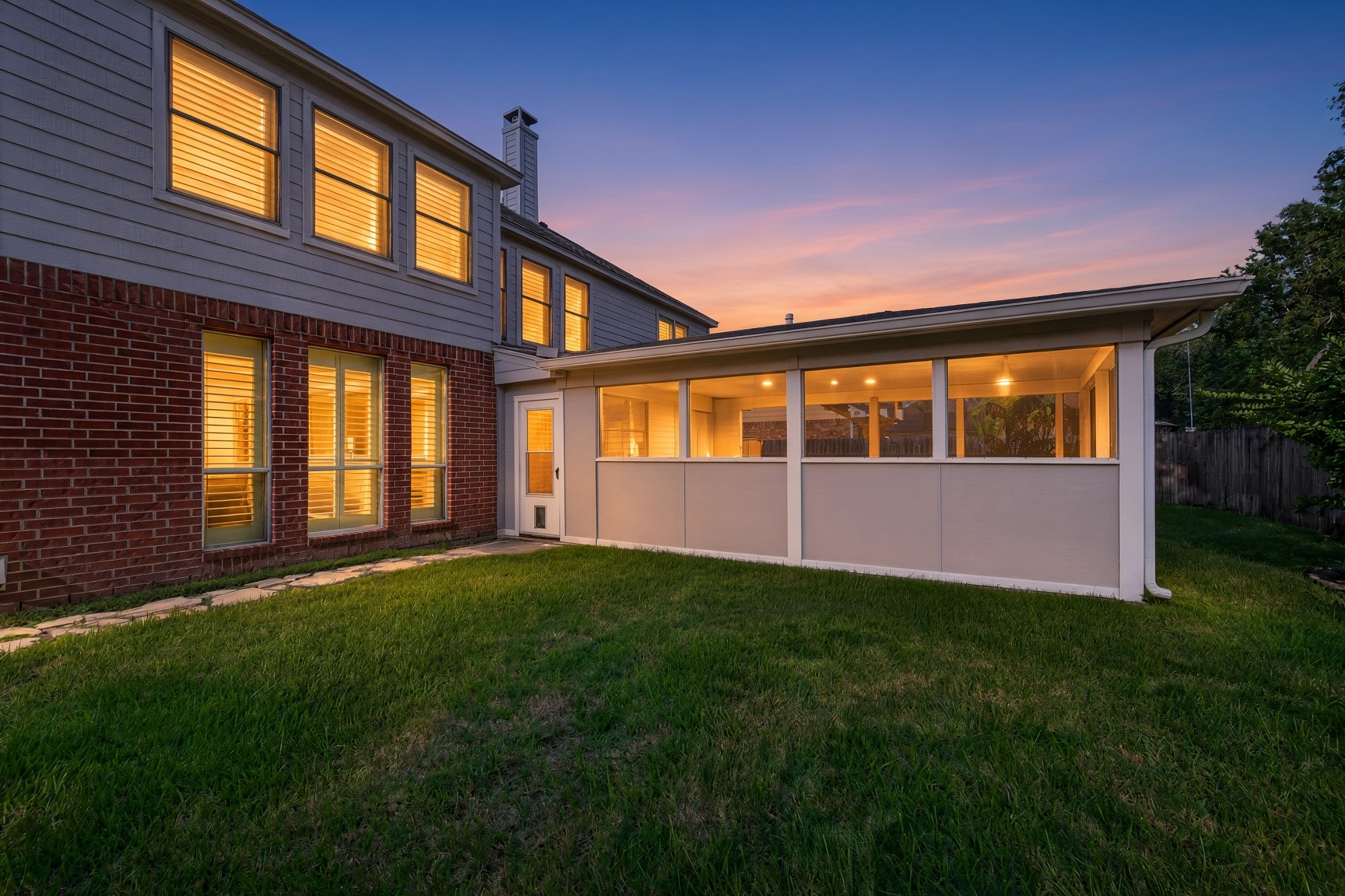 2321 S Lake Drive, League City, TX 77573
