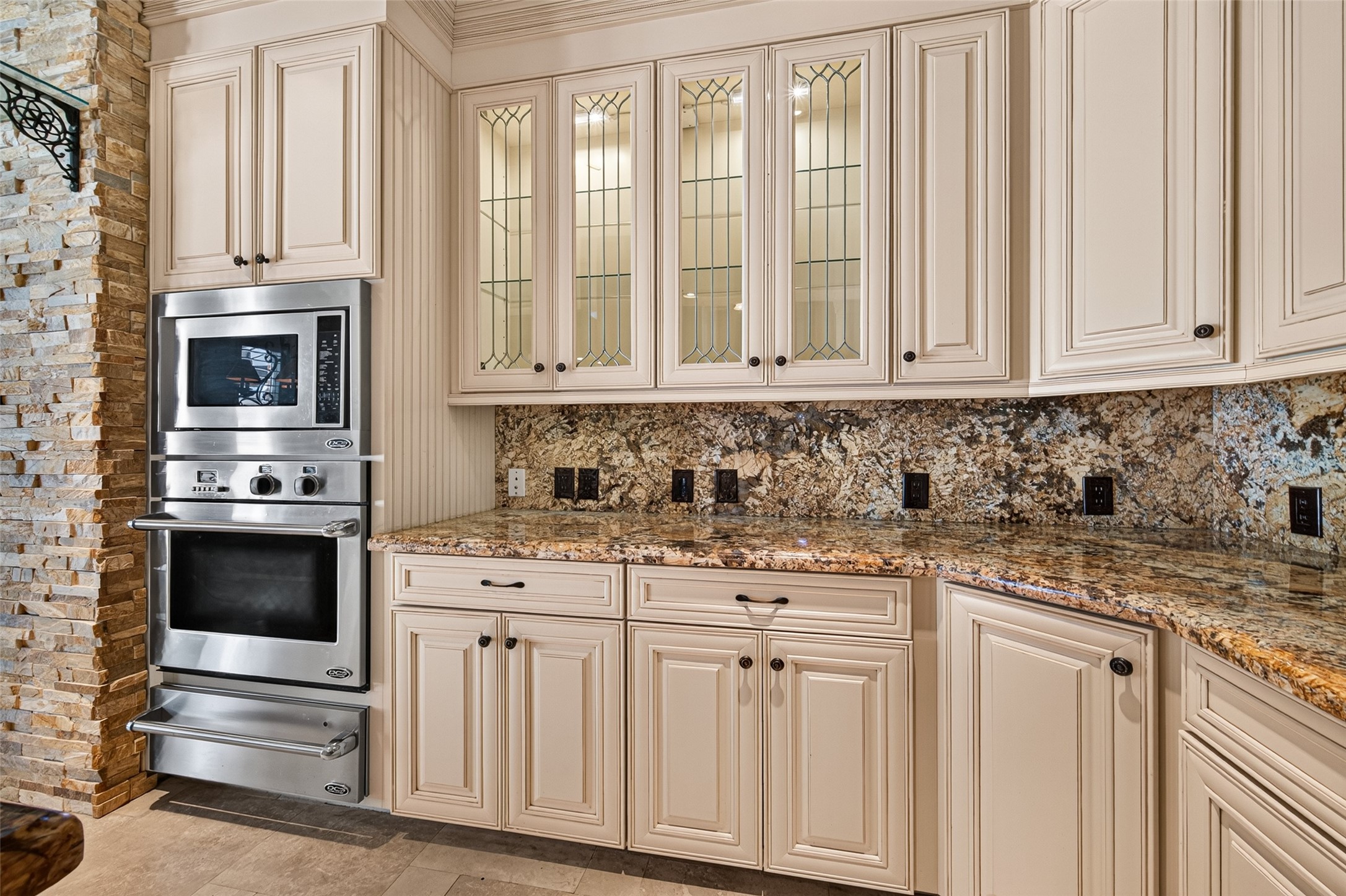 2321 S Lake Drive, League City, TX 77573